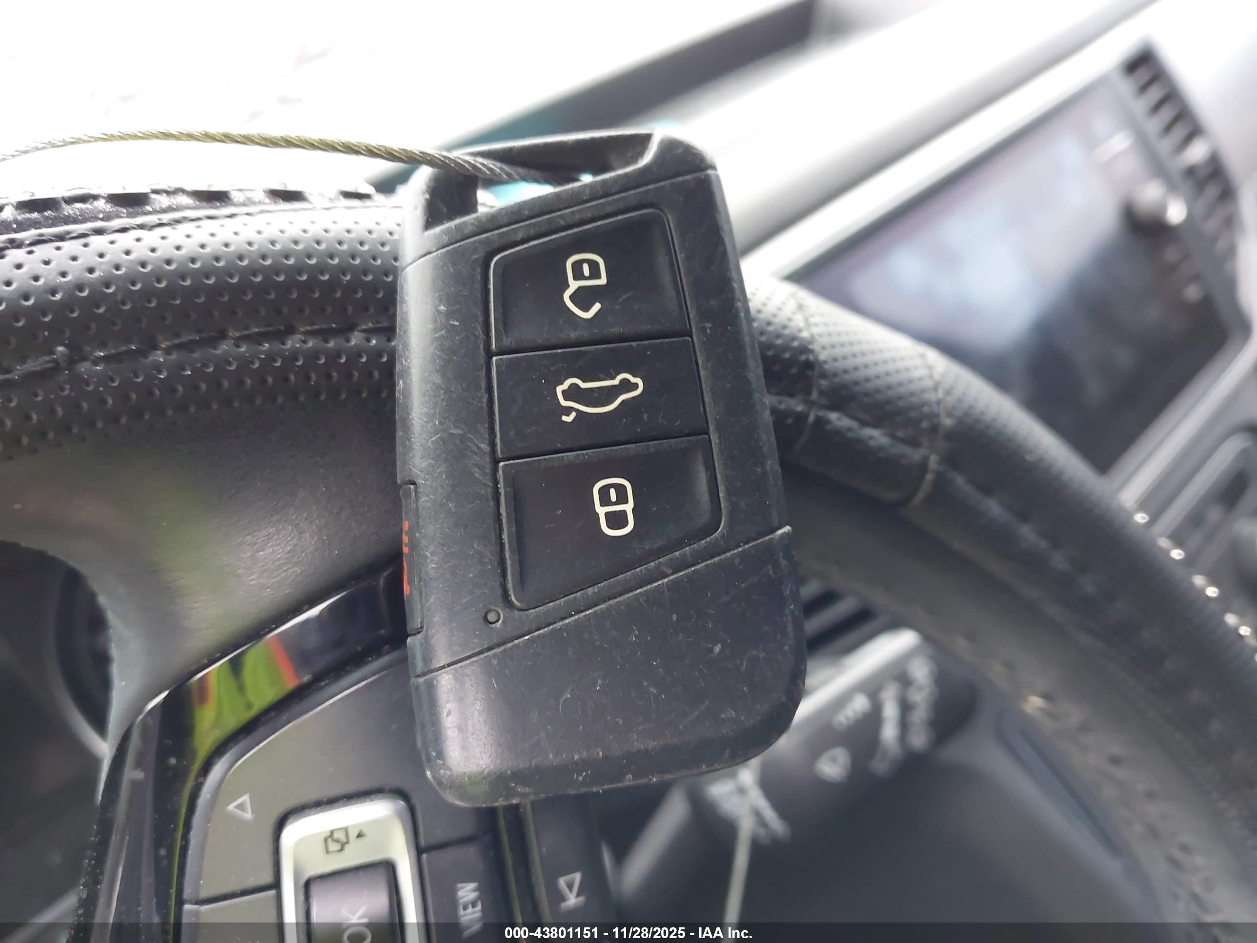 VOLKSWAGEN ATLAS image 11