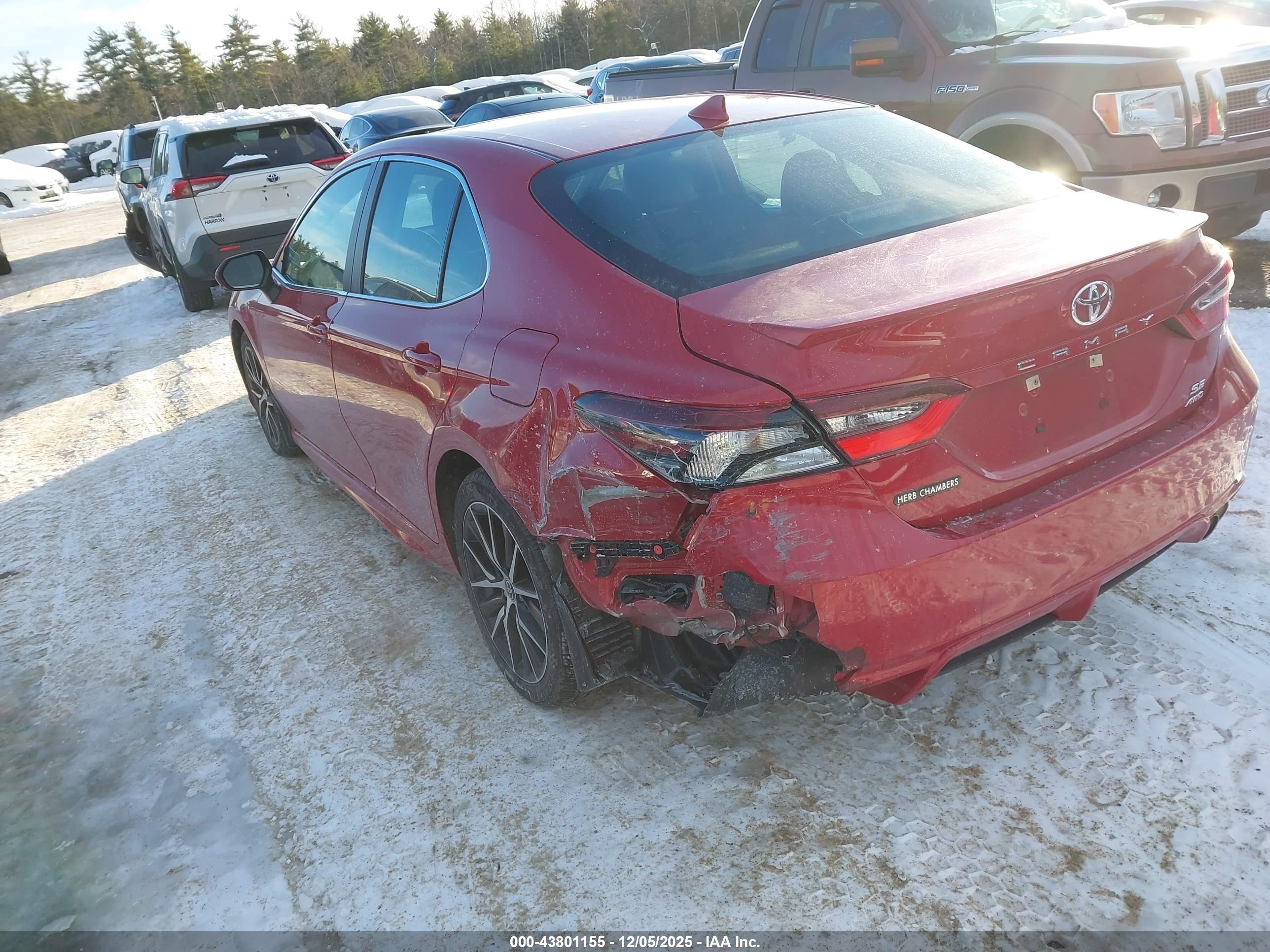 TOYOTA CAMRY image 3