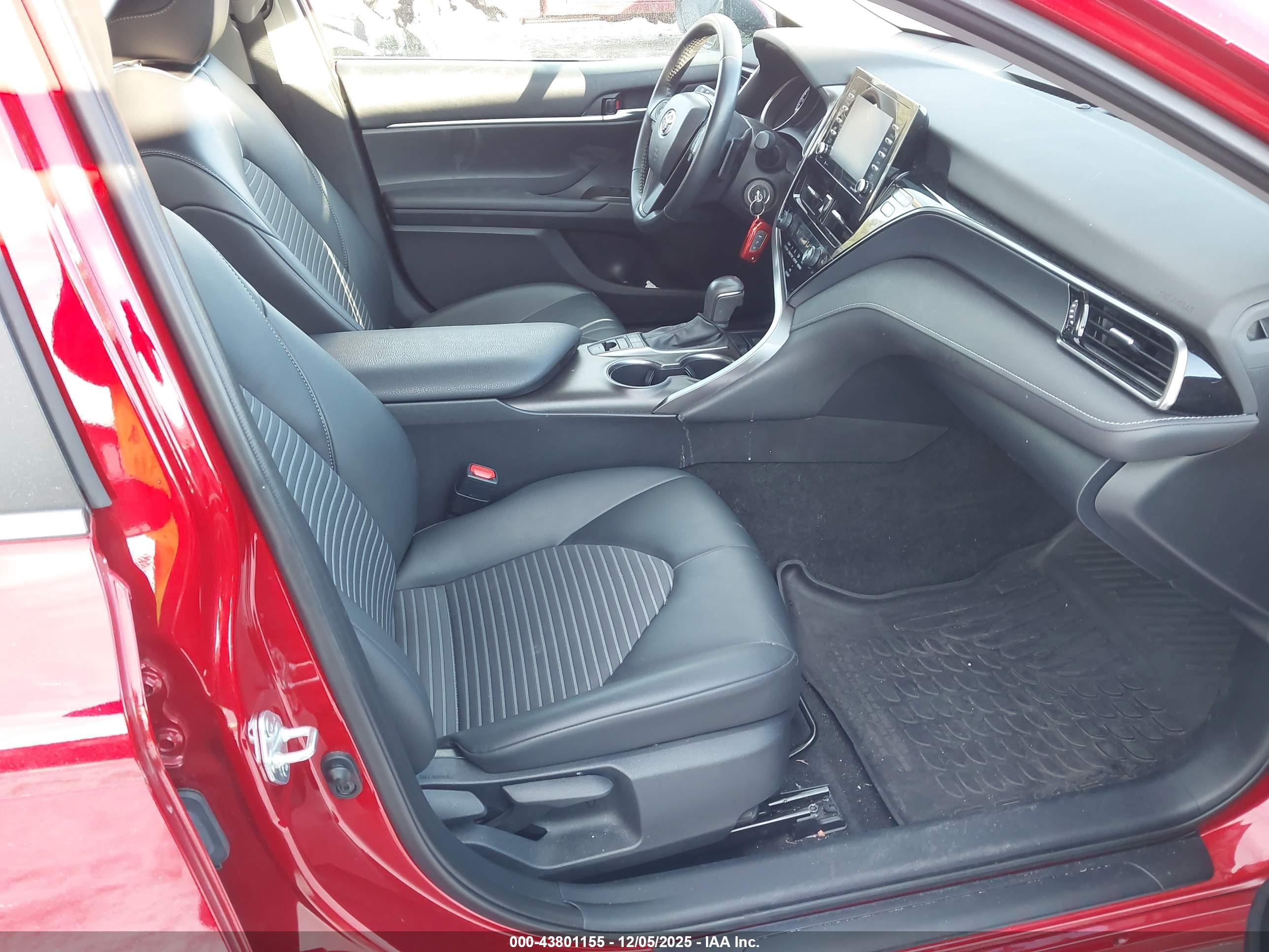 TOYOTA CAMRY image 5