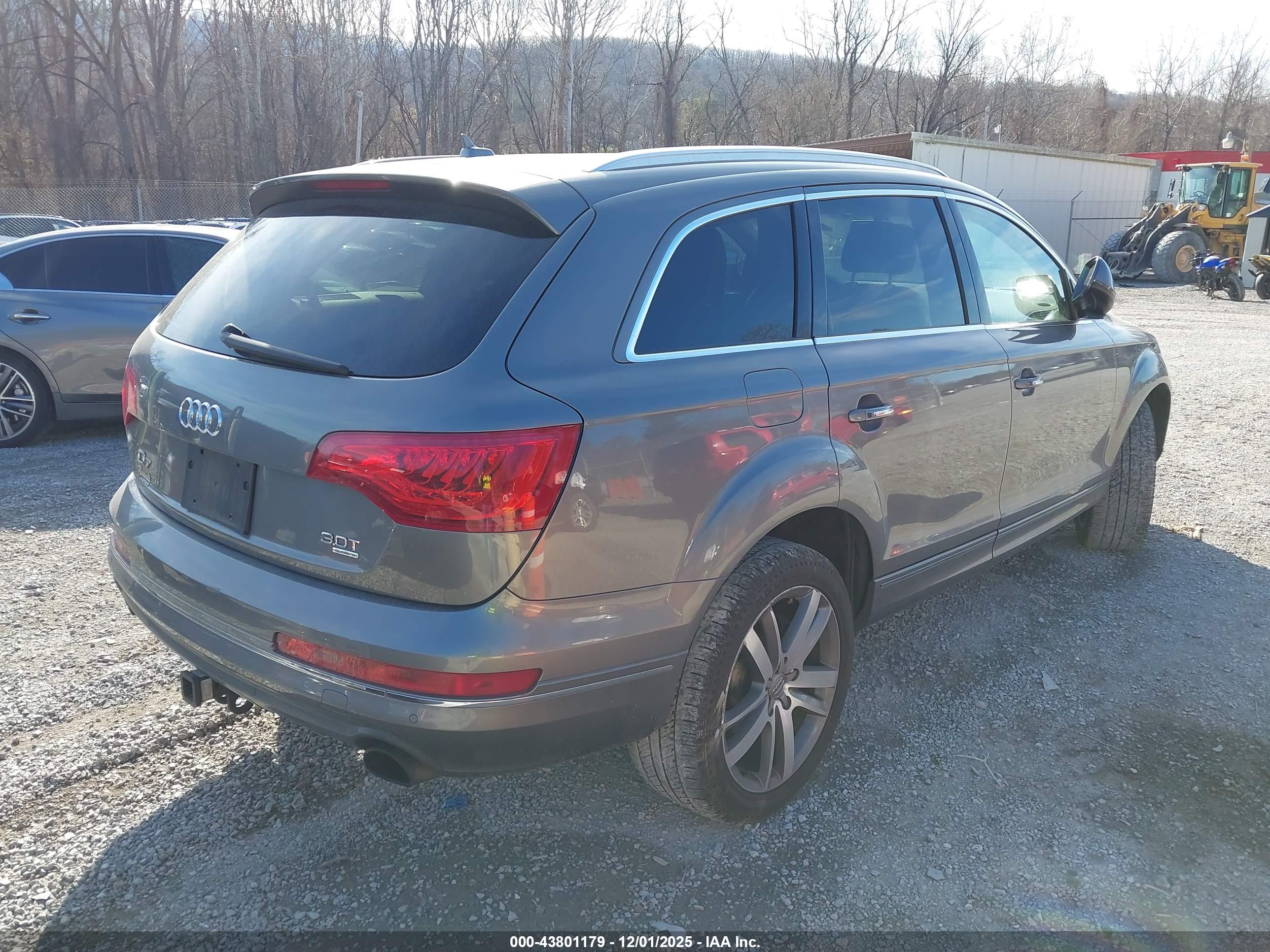 AUDI Q7 image 4