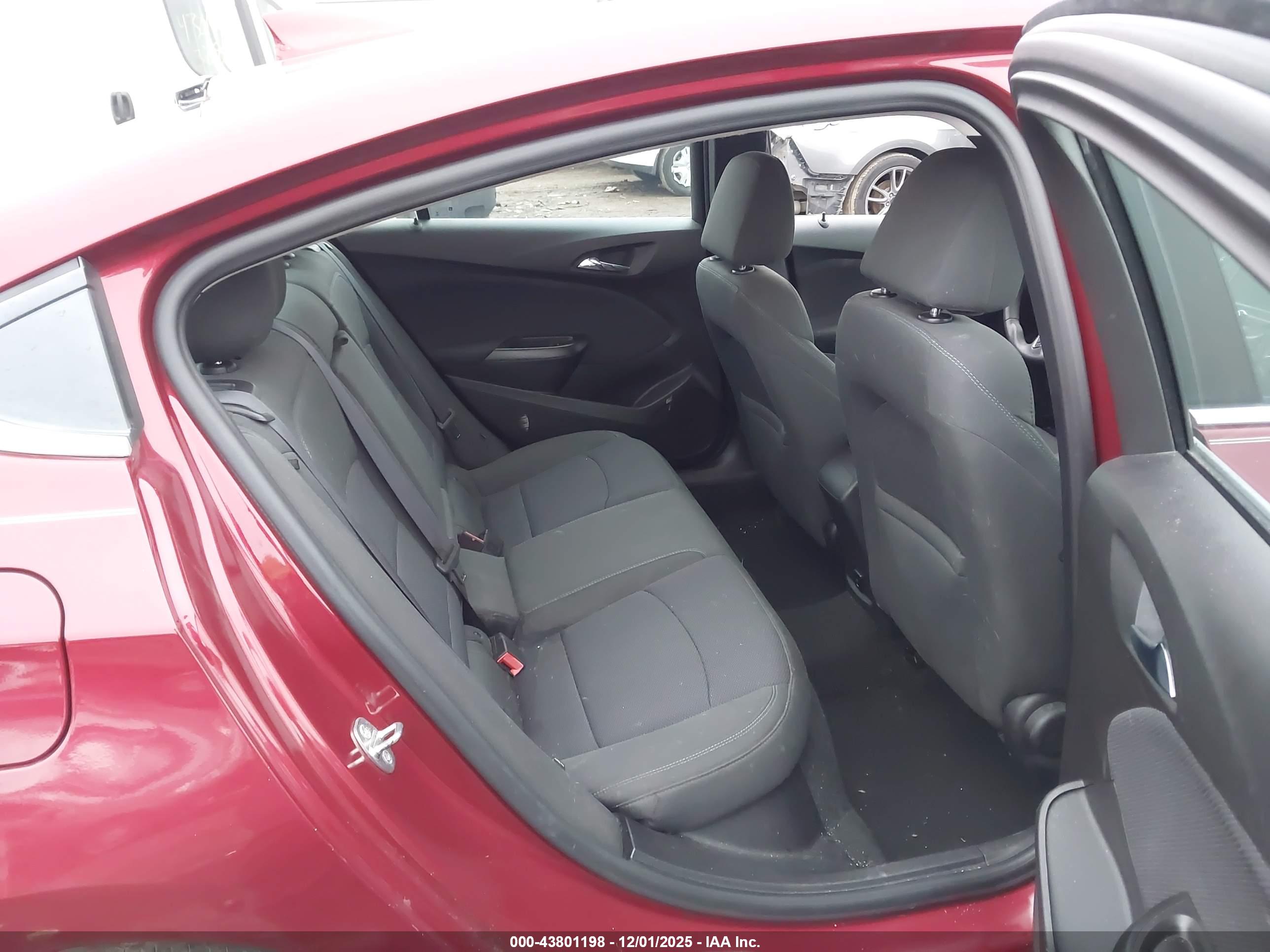 CHEVROLET CRUZE image 8