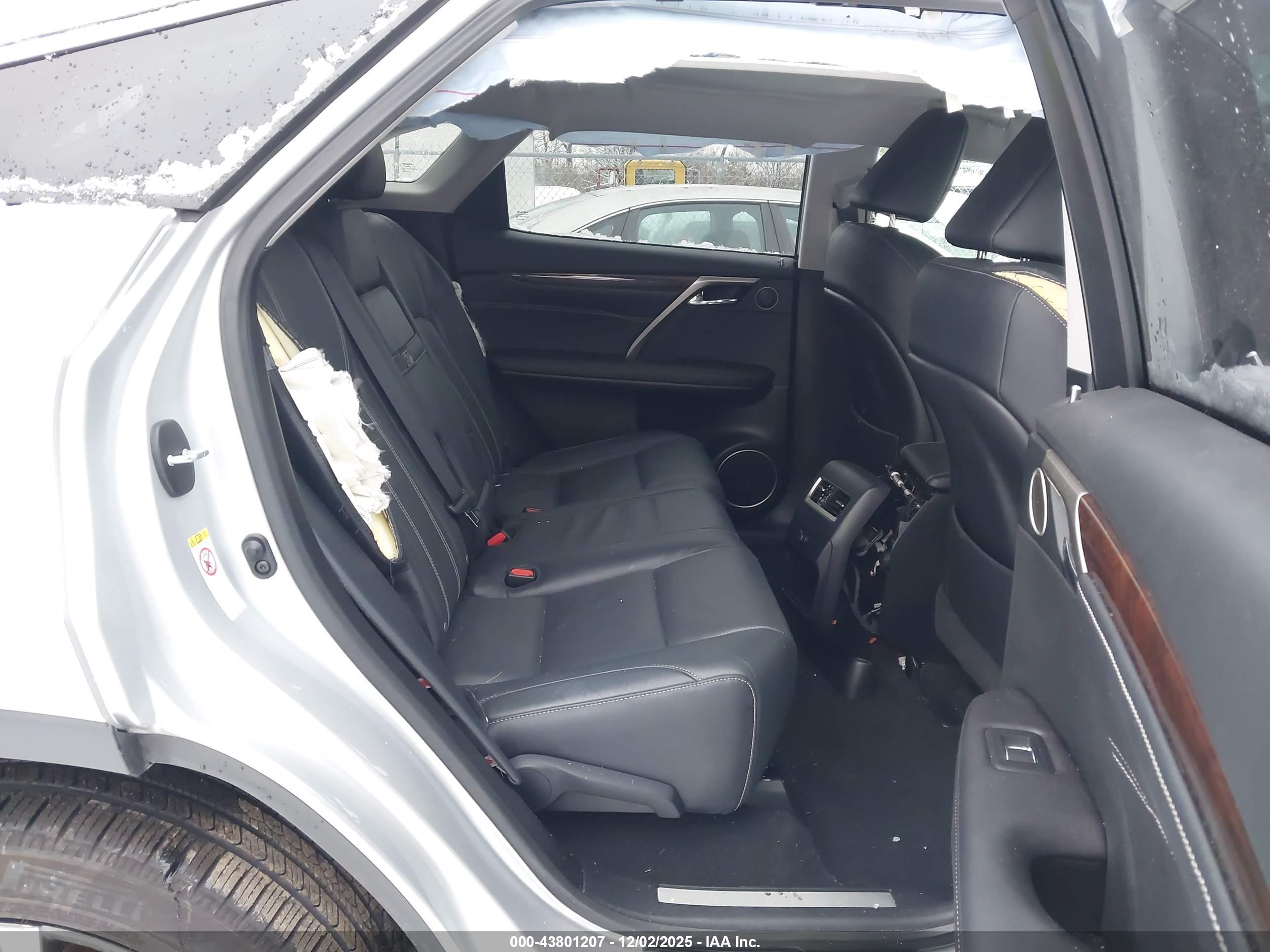 LEXUS RX image 8