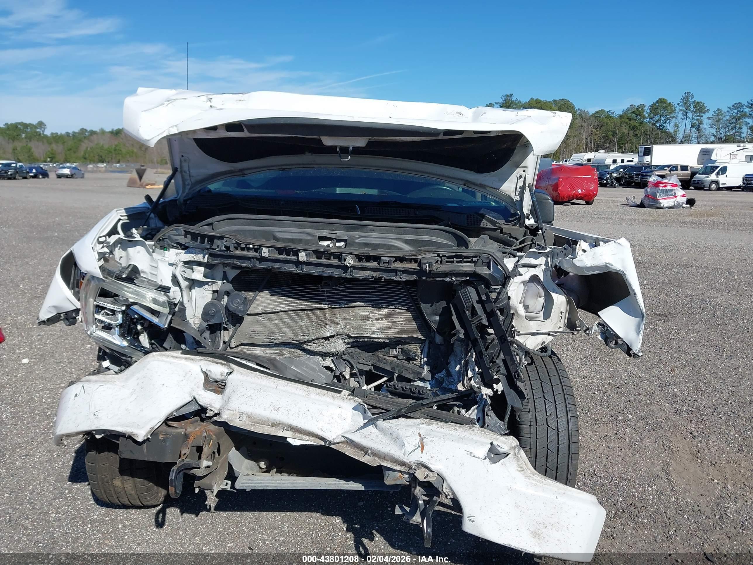 GMC SIERRA image 6