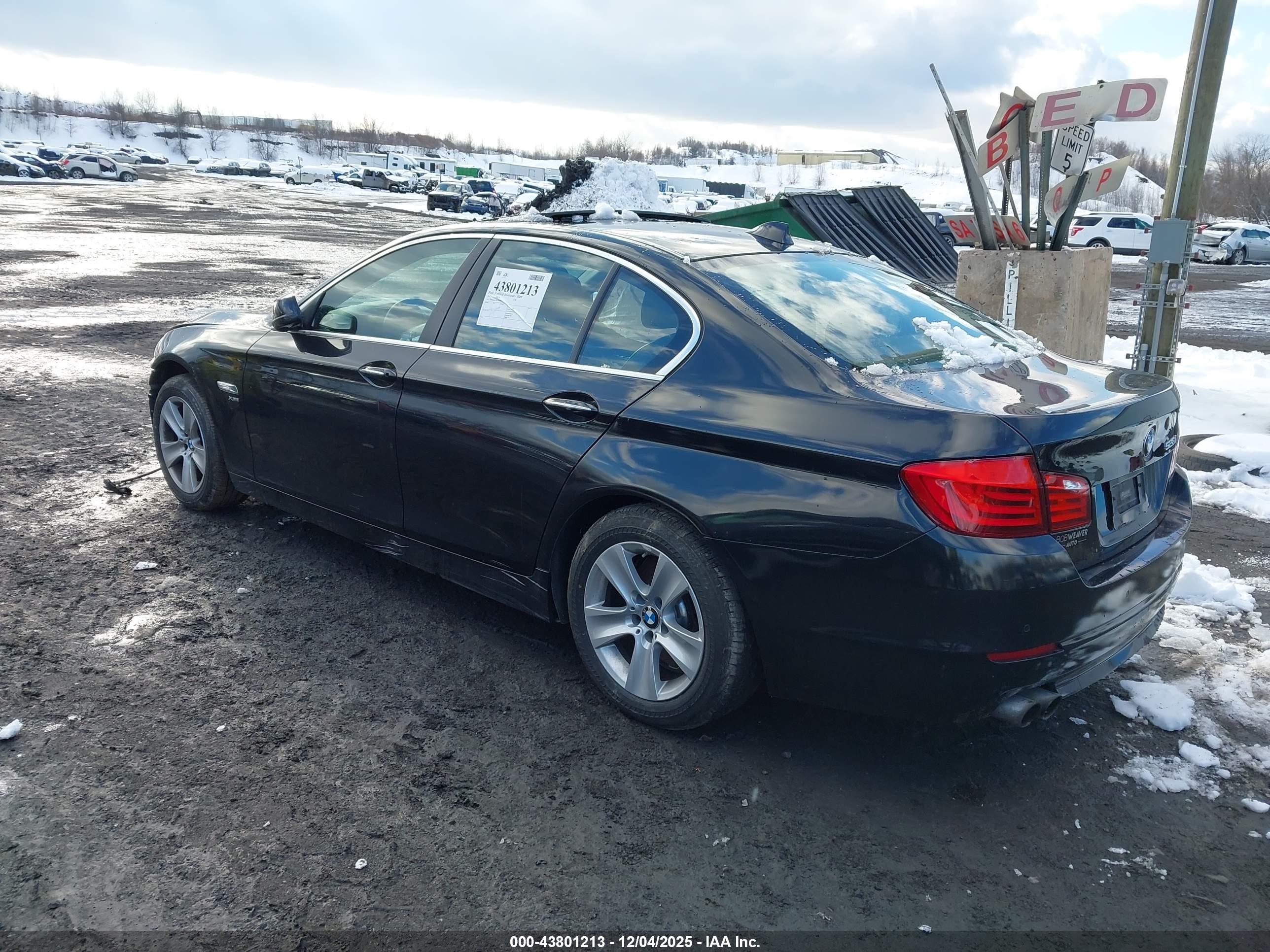 BMW 528I image 3