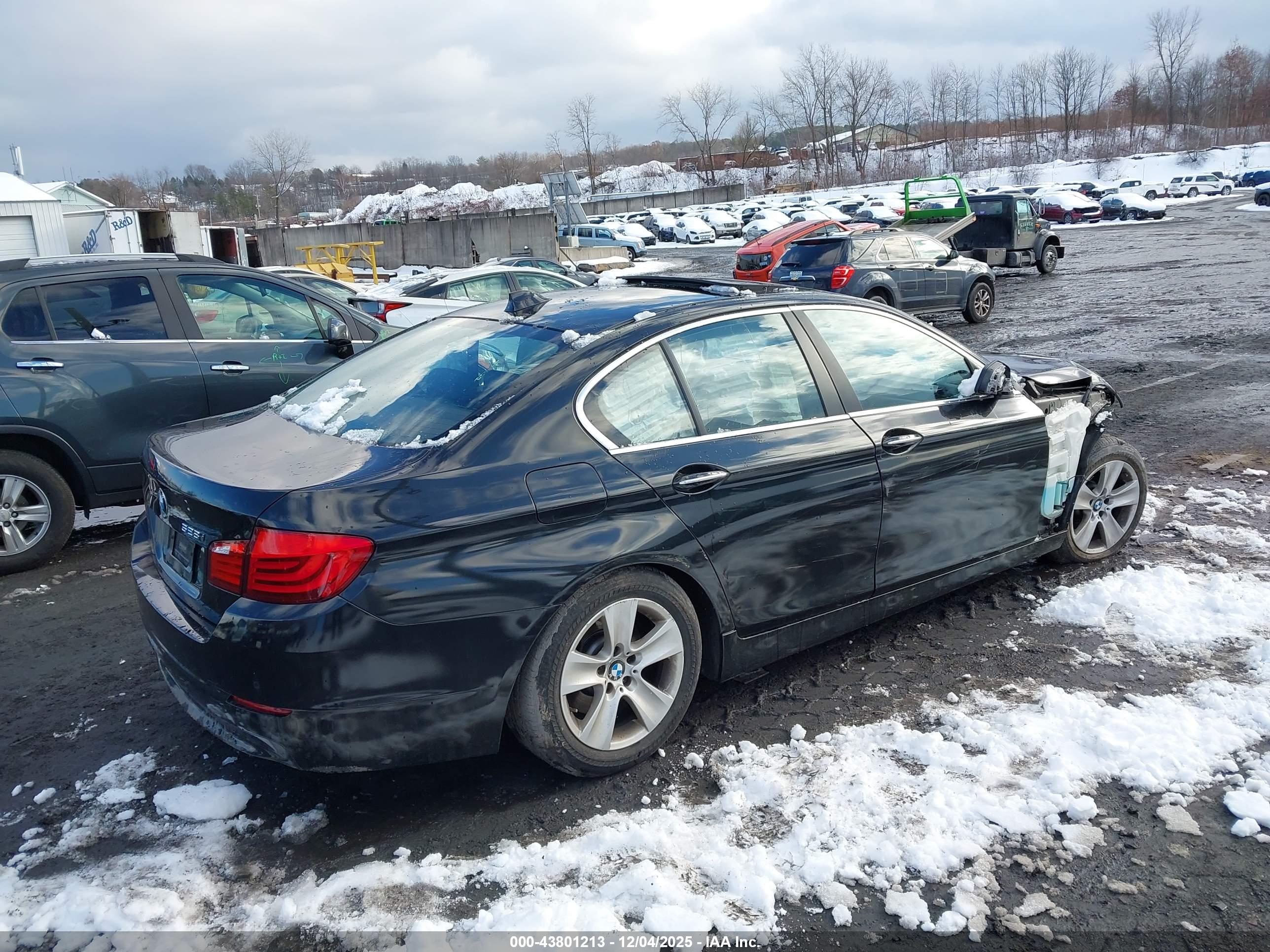 BMW 528I image 4