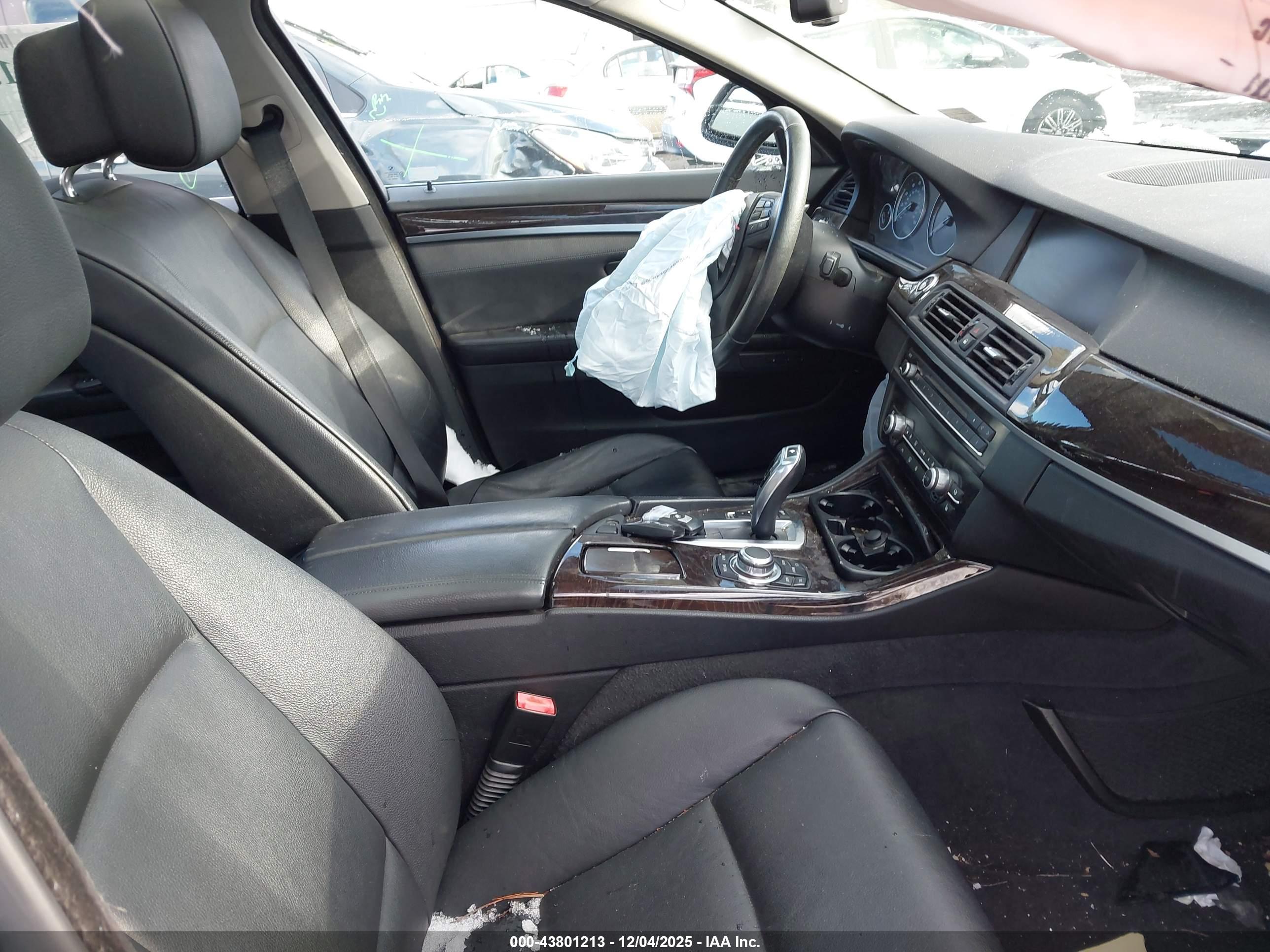 BMW 528I image 5