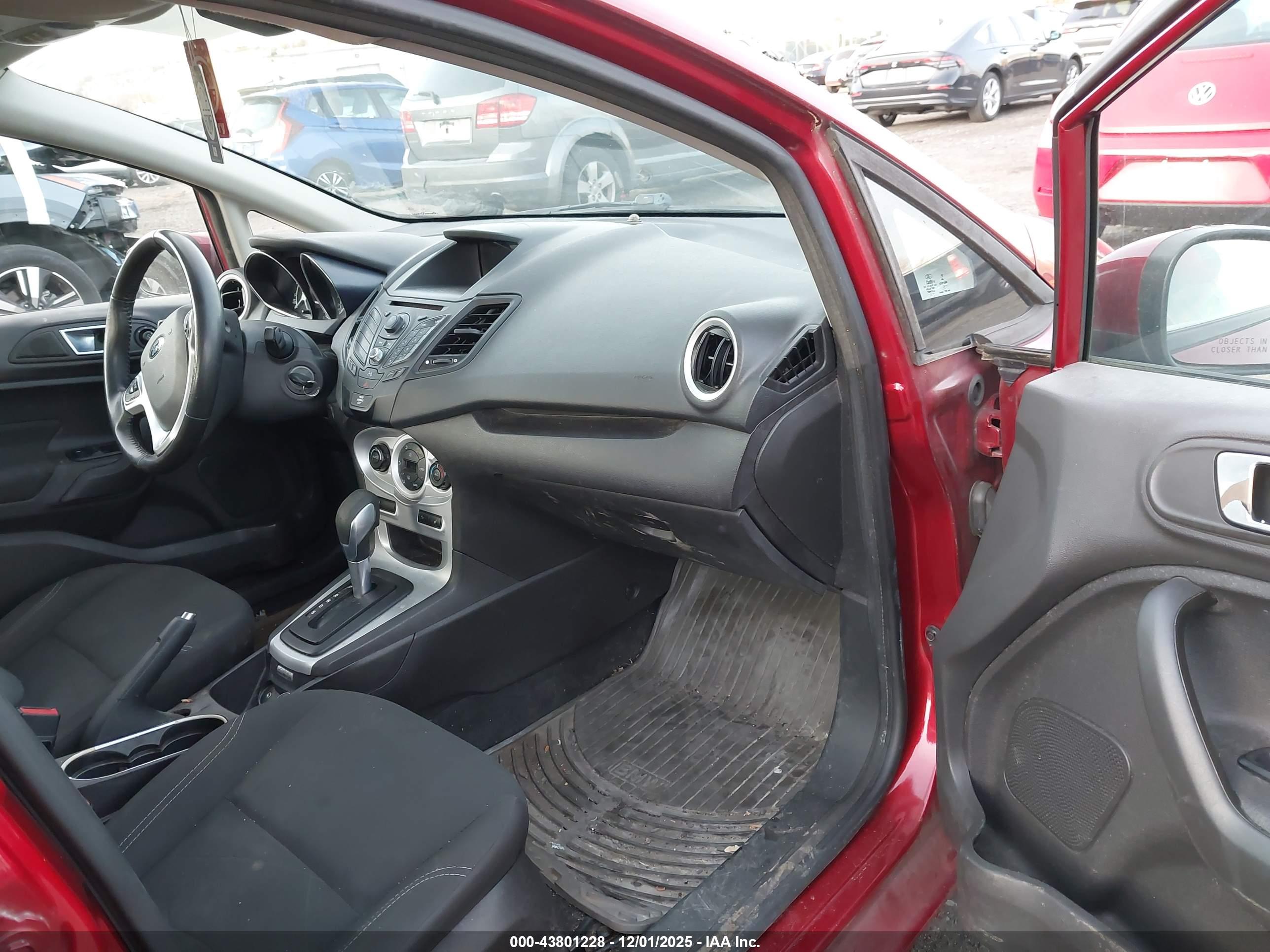 FORD FIESTA image 5