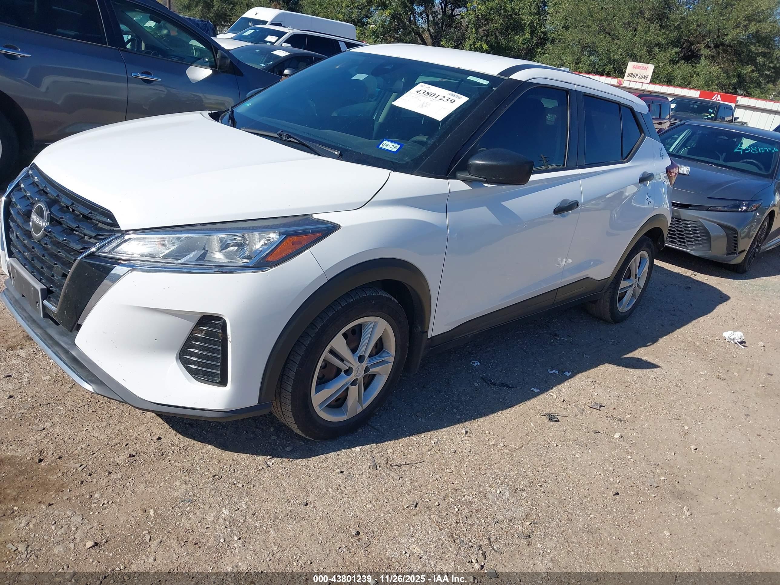 NISSAN KICKS image 2