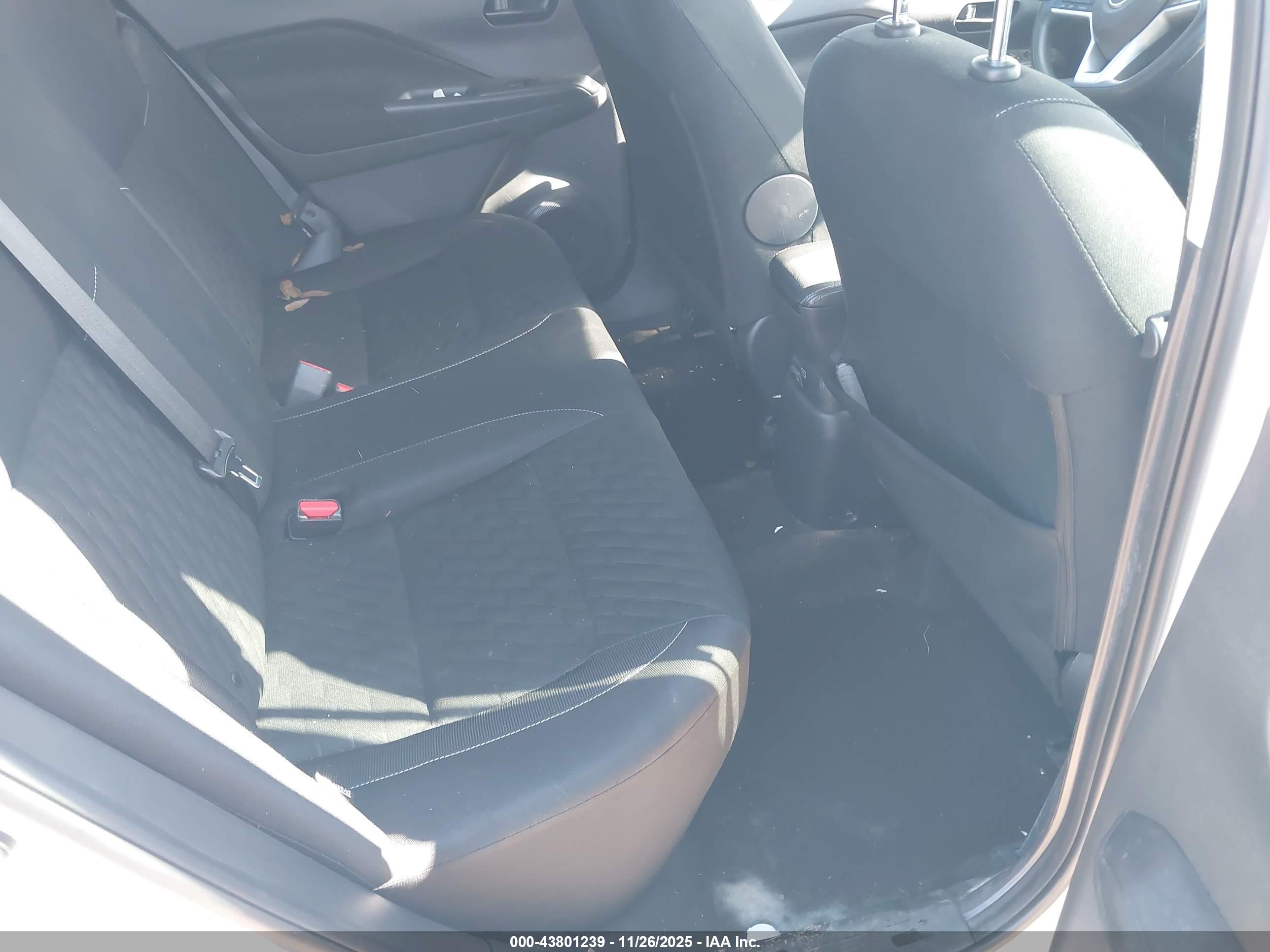 NISSAN KICKS image 8