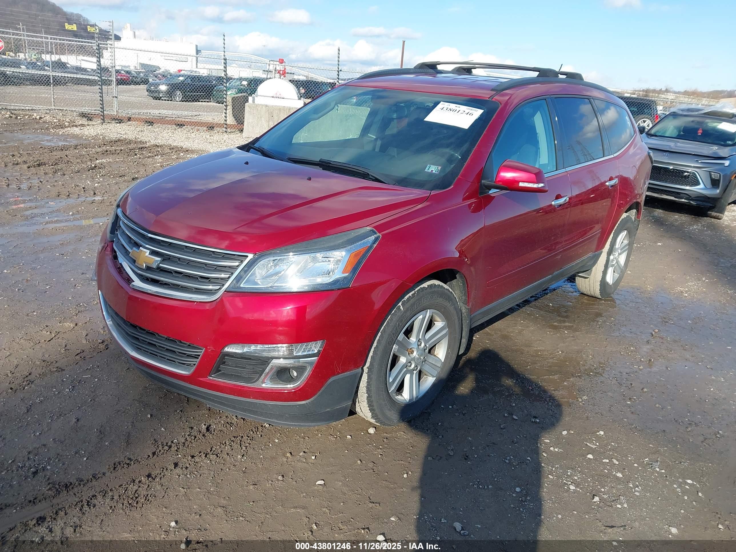 CHEVROLET TRAVERSE image 2