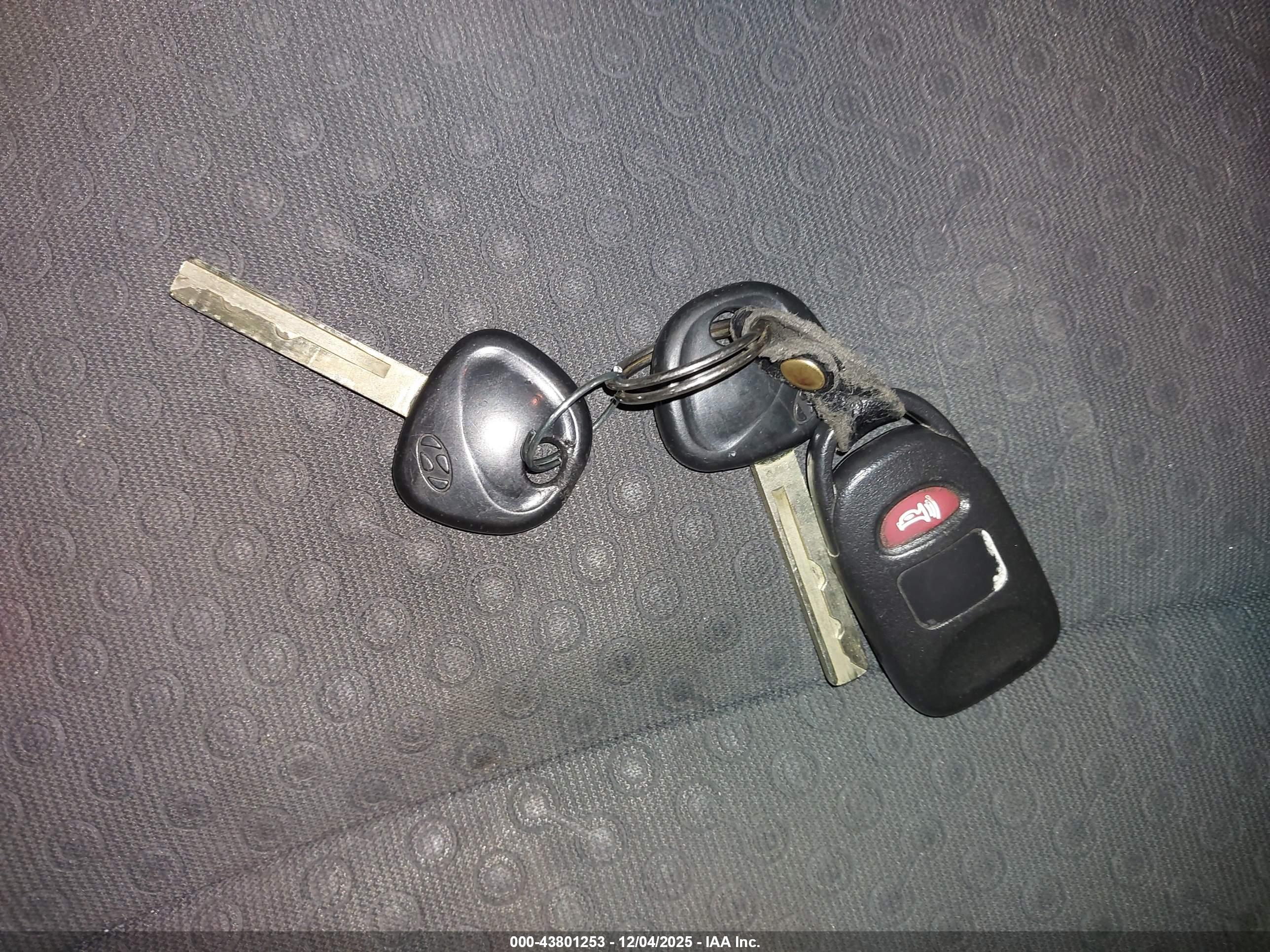 HYUNDAI ACCENT image 11