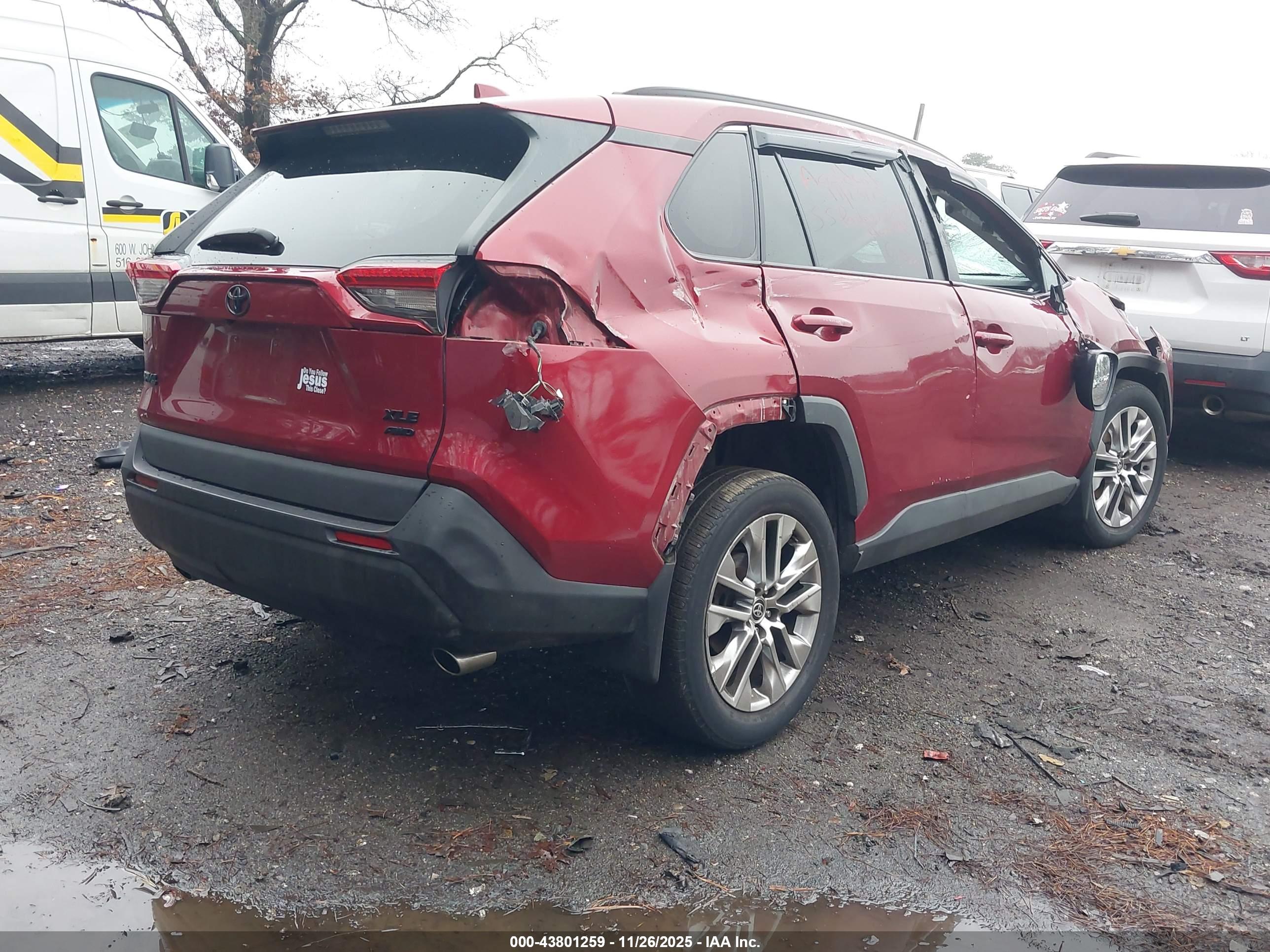 TOYOTA RAV4 image 4