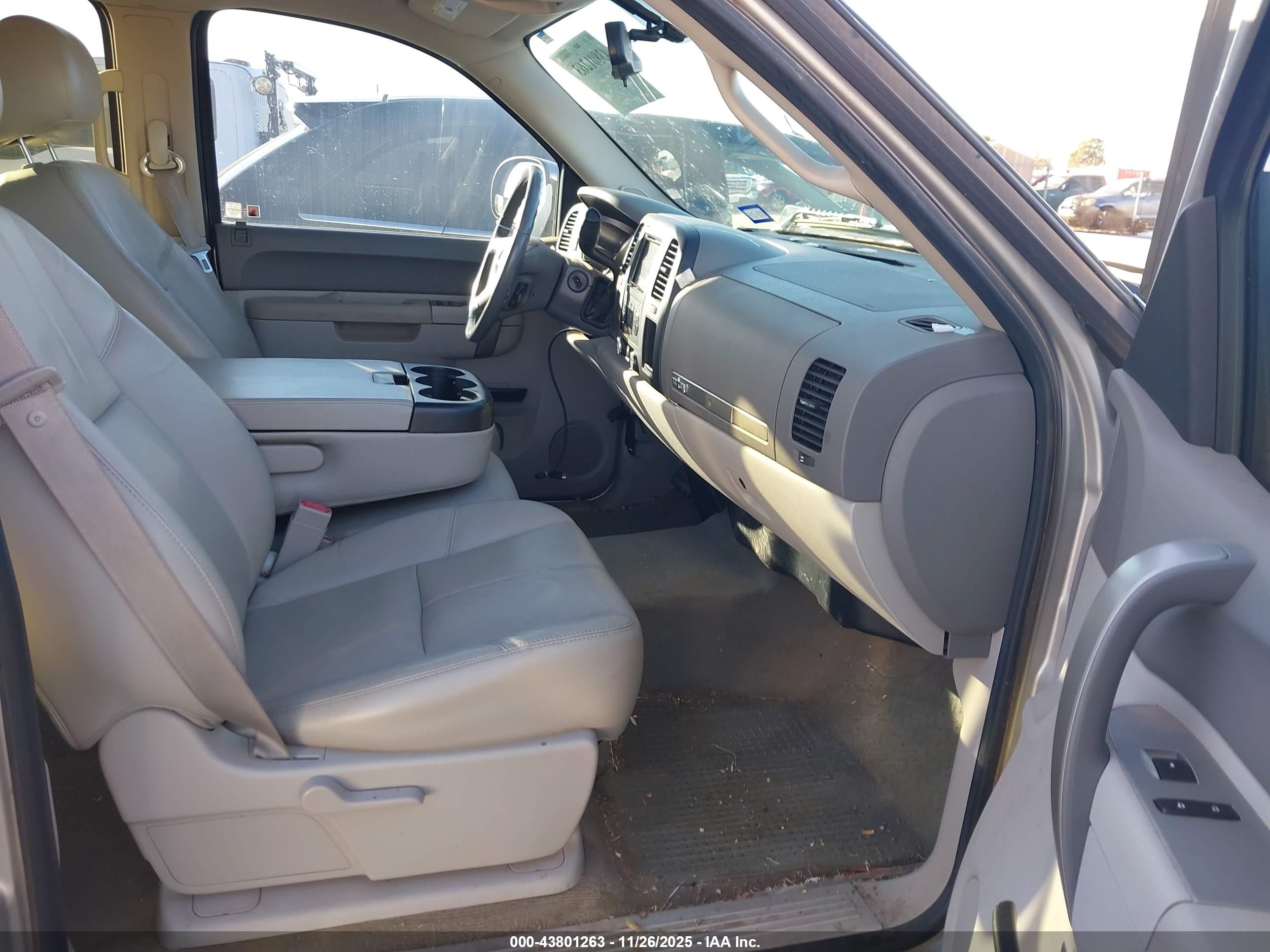 GMC SIERRA image 5
