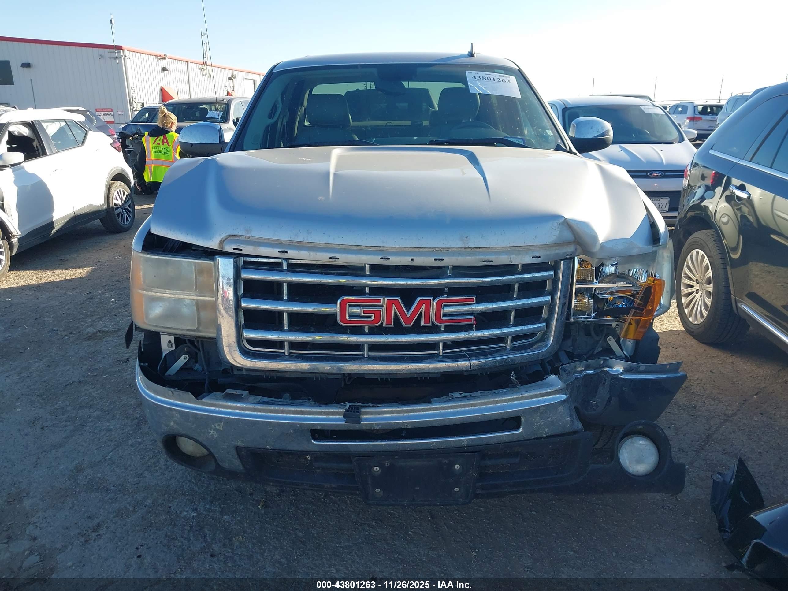 GMC SIERRA image 6