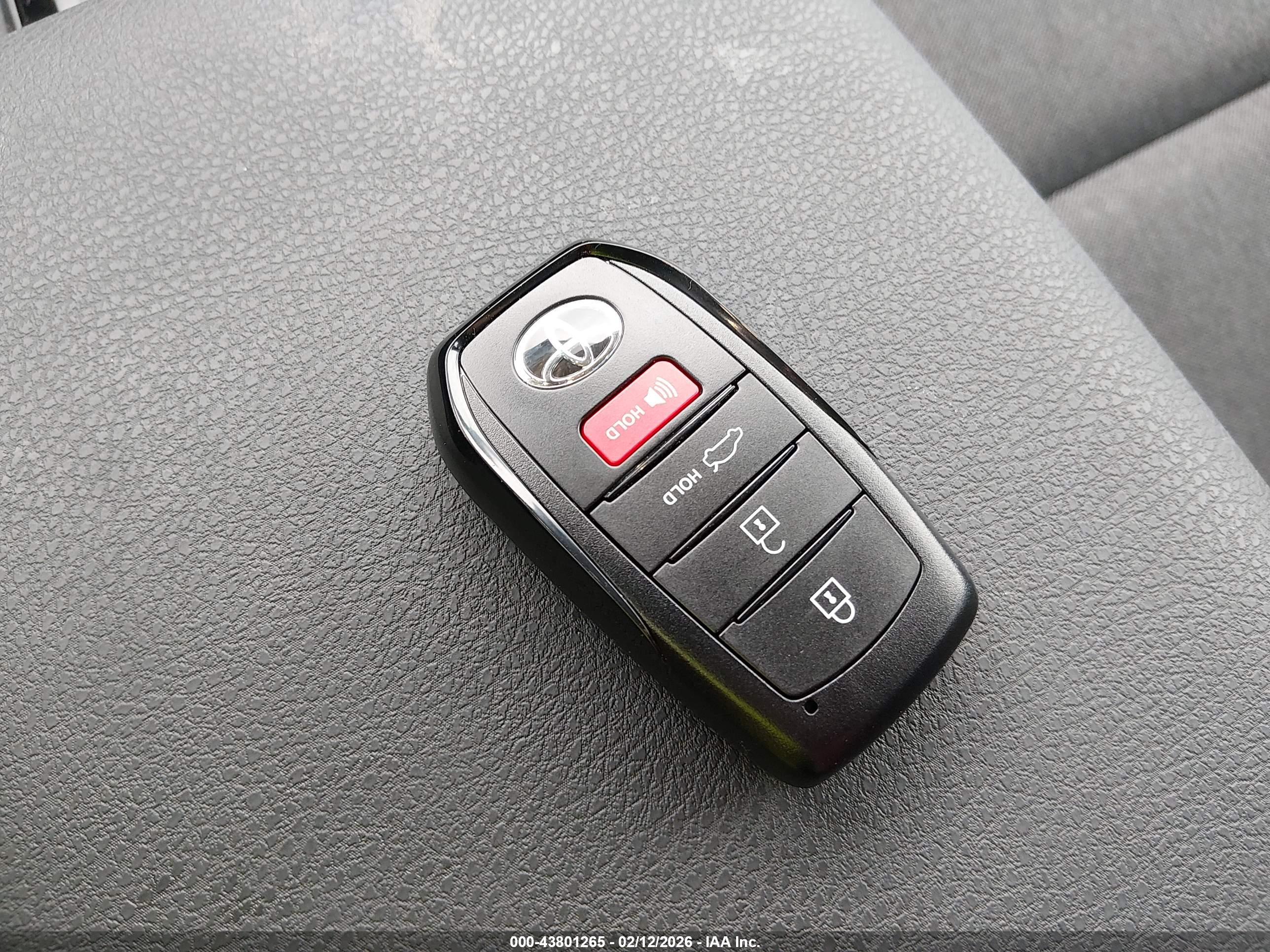TOYOTA CAMRY image 11