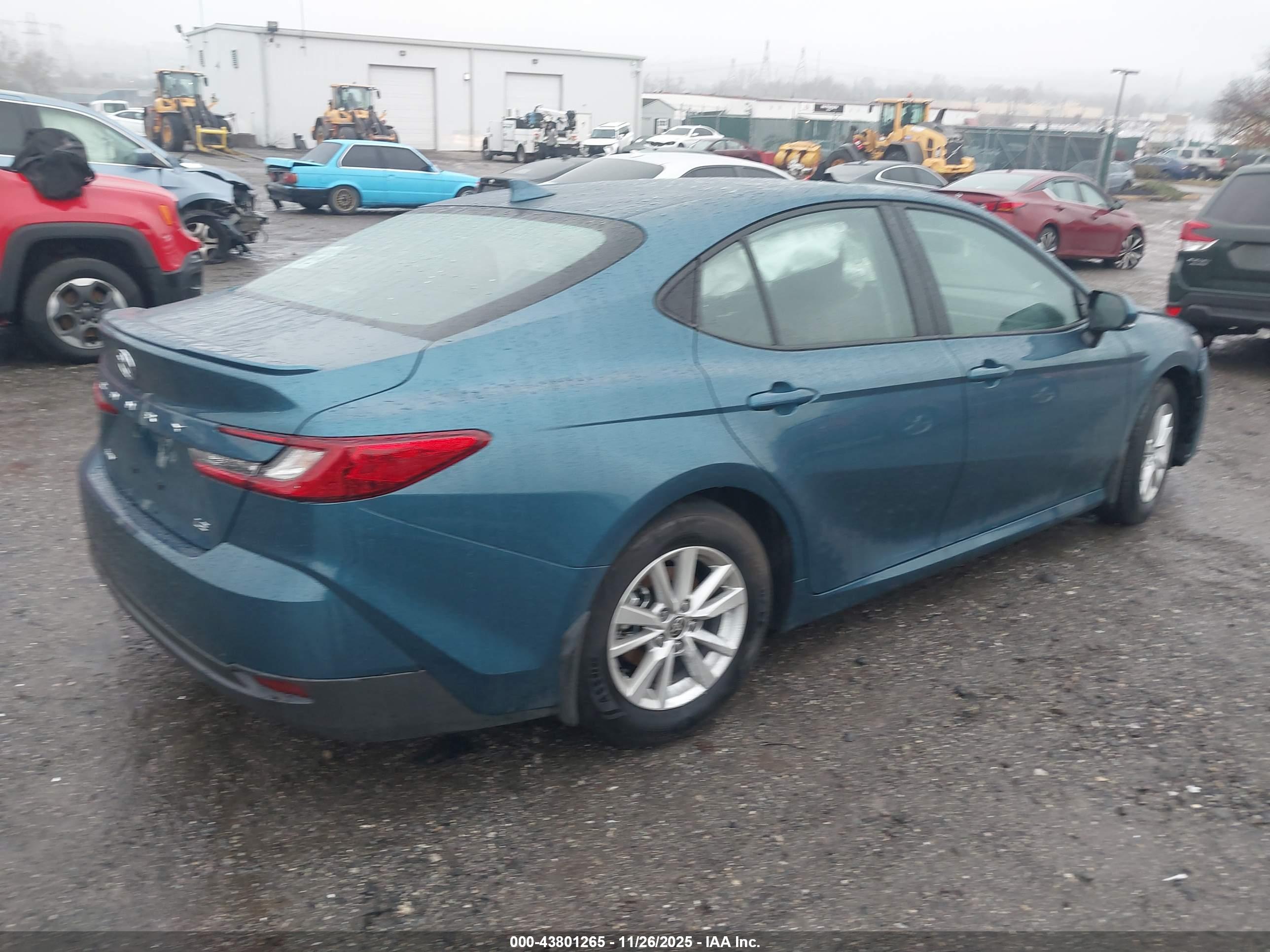 TOYOTA CAMRY image 4