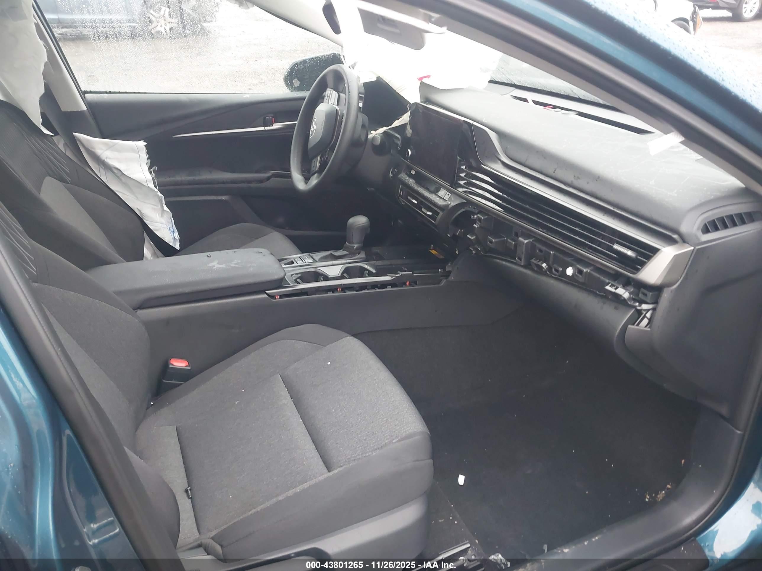 TOYOTA CAMRY image 5
