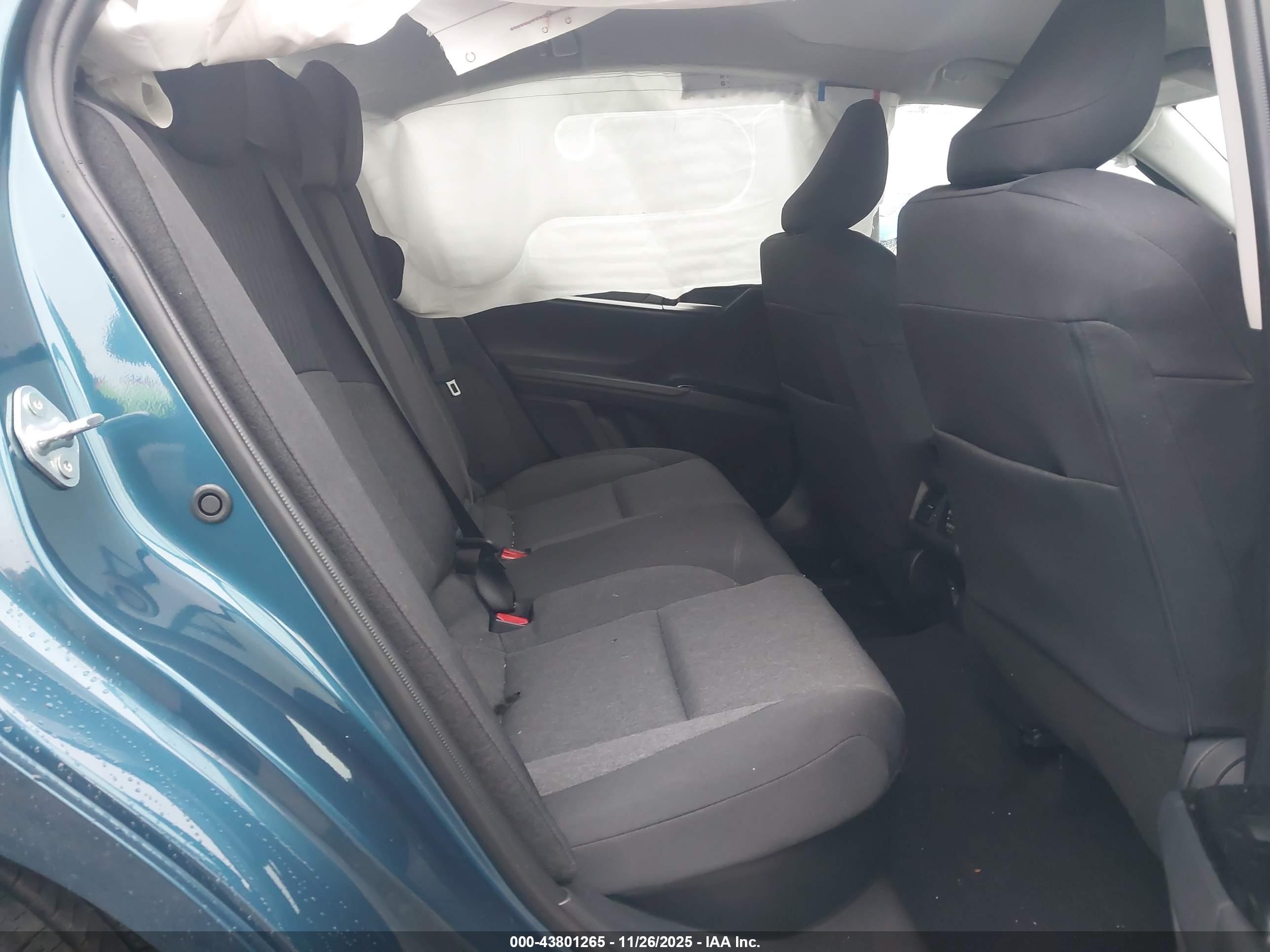 TOYOTA CAMRY image 8