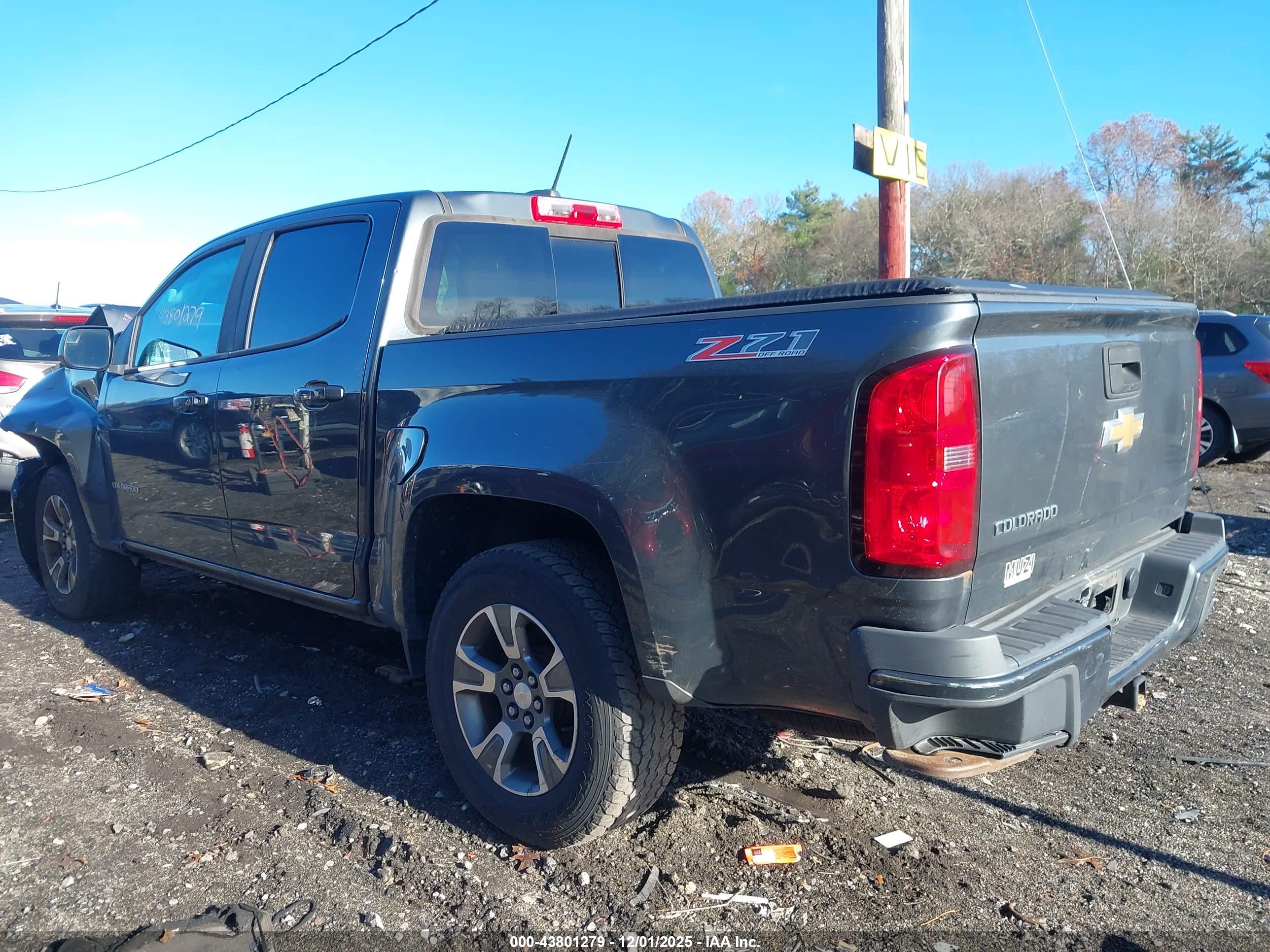 CHEVROLET COLORADO image 3