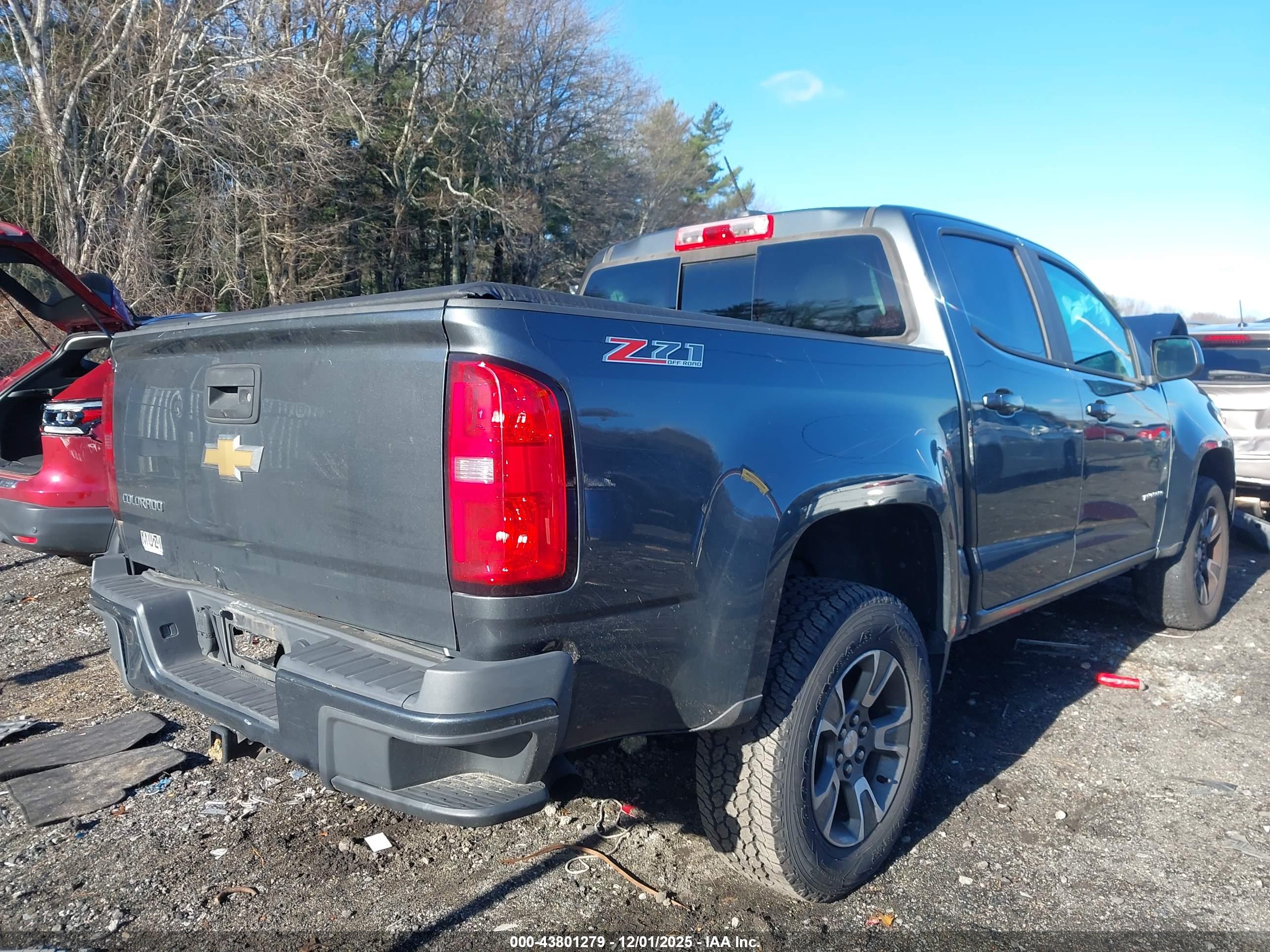 CHEVROLET COLORADO image 4