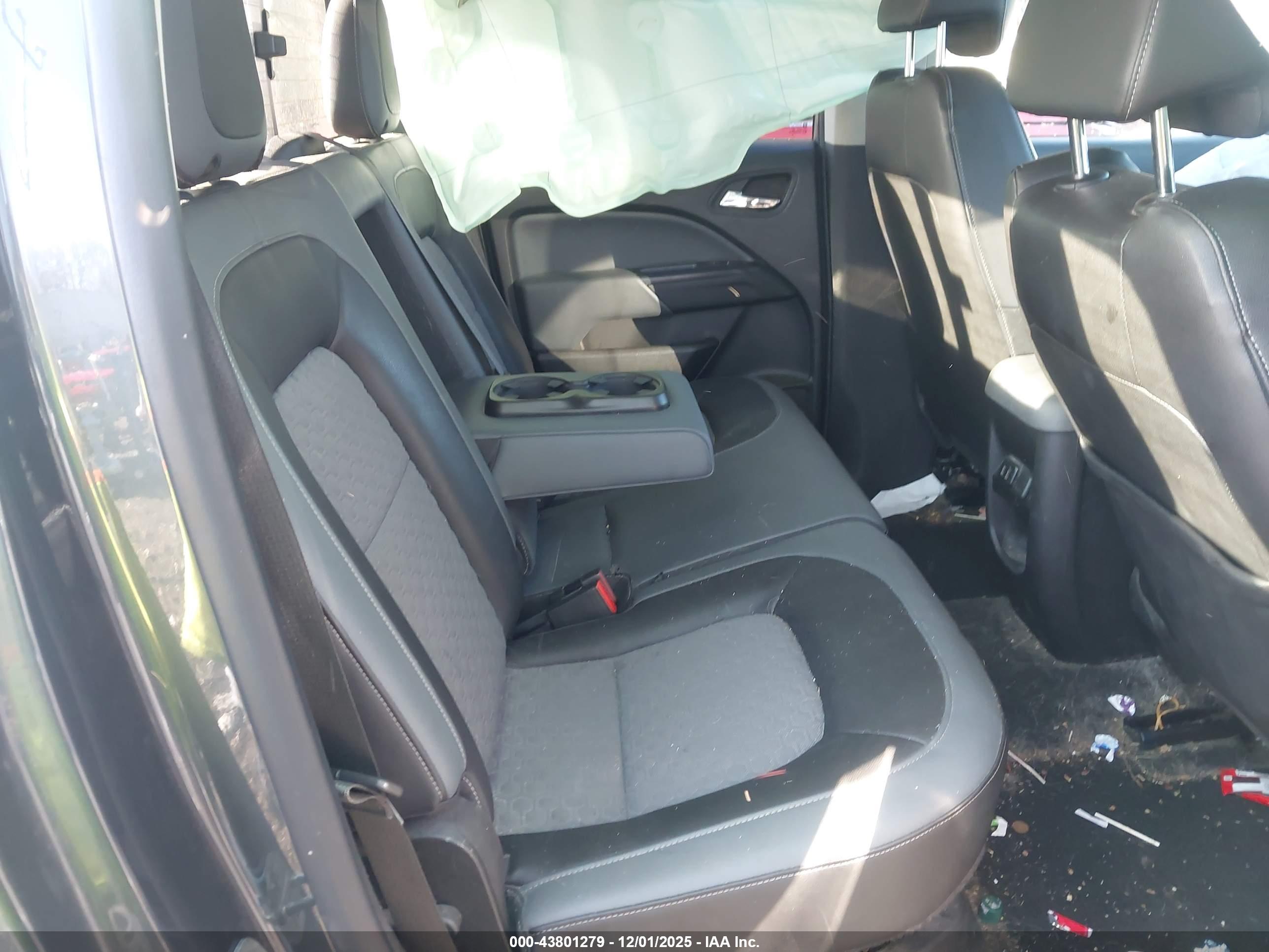 CHEVROLET COLORADO image 8