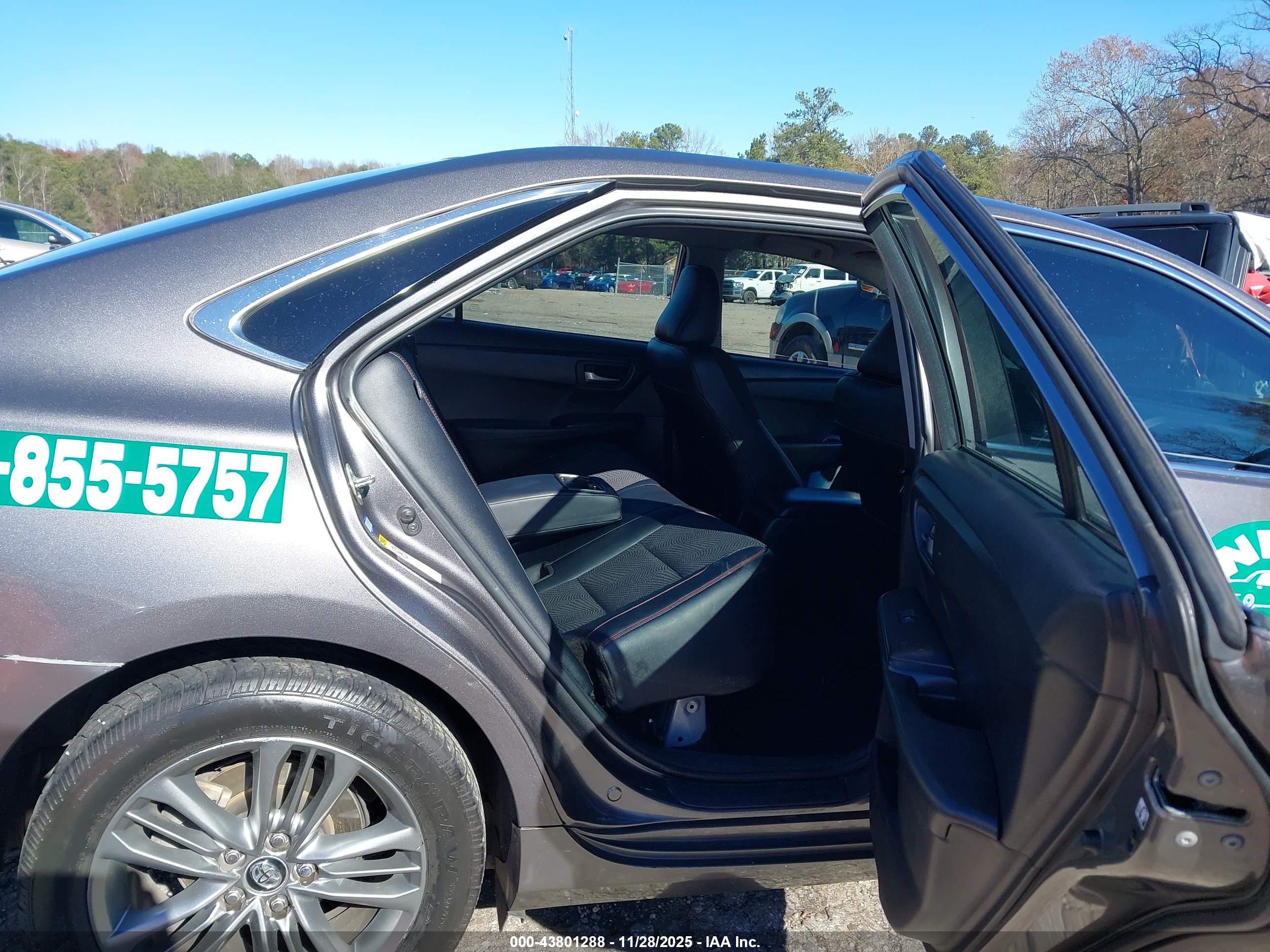 TOYOTA CAMRY image 8