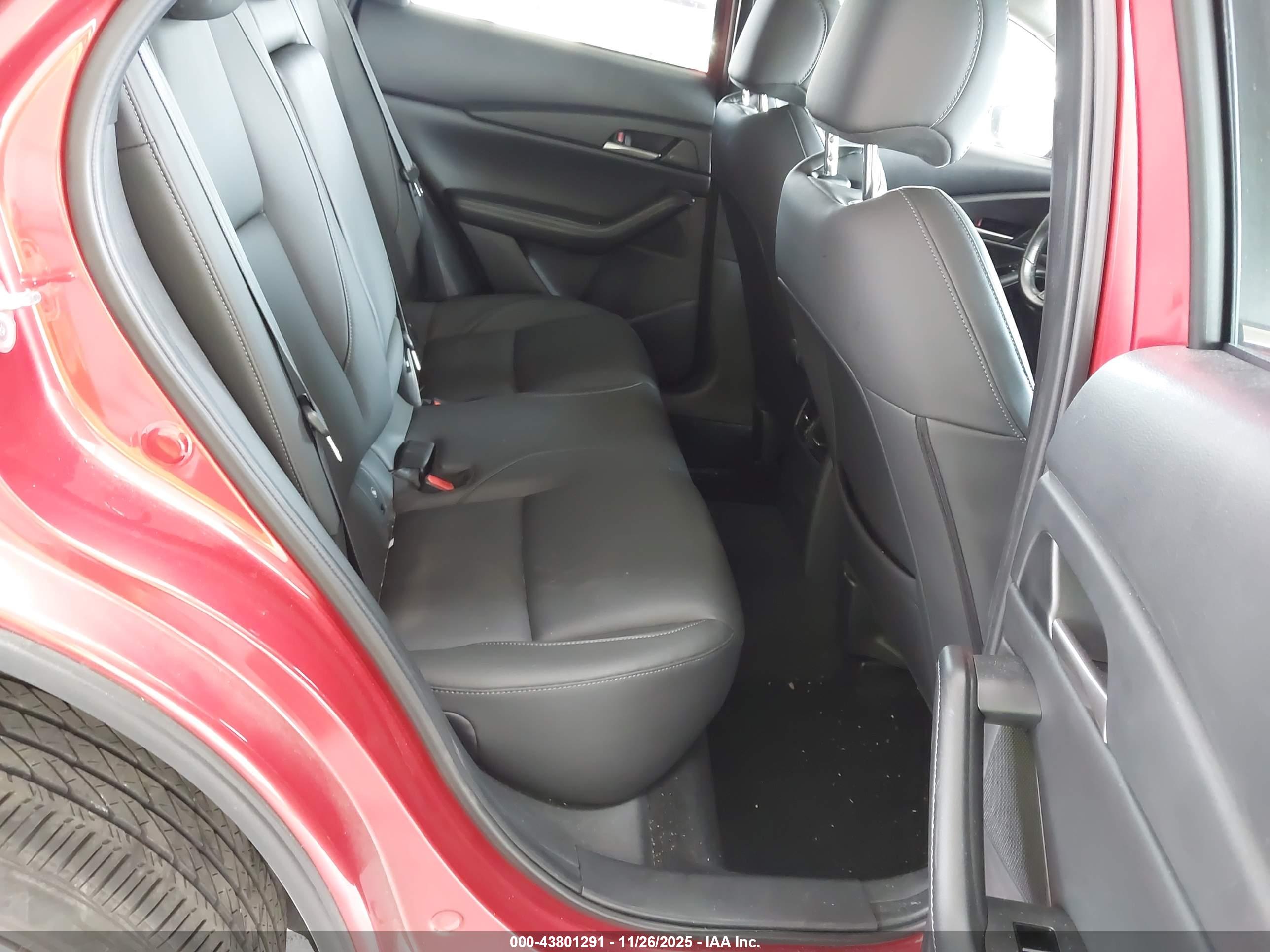 MAZDA CX-30 image 8