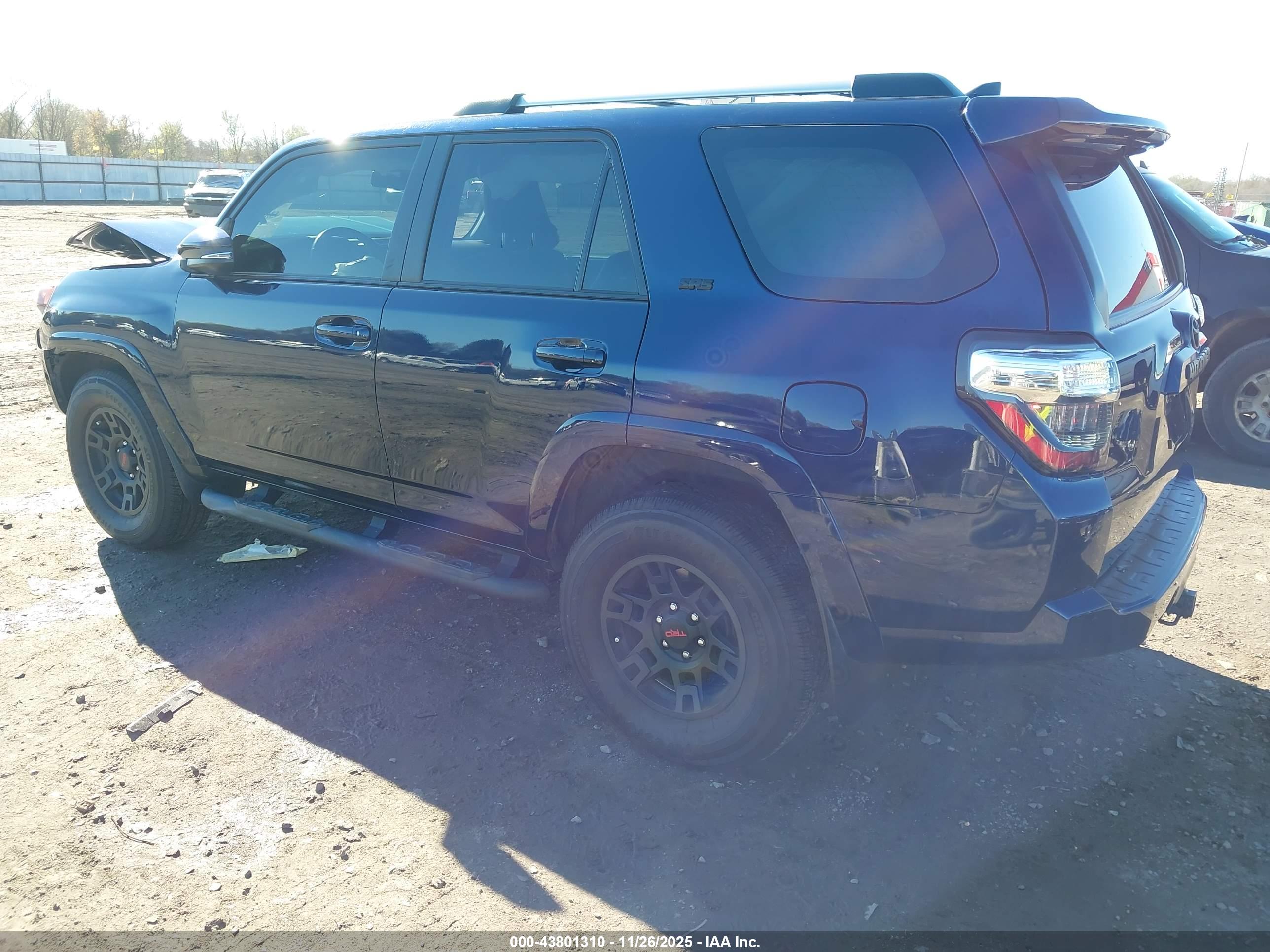 TOYOTA 4RUNNER image 3