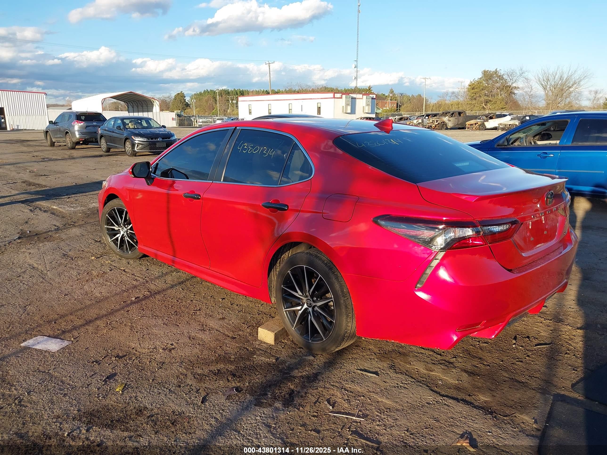 TOYOTA CAMRY image 3