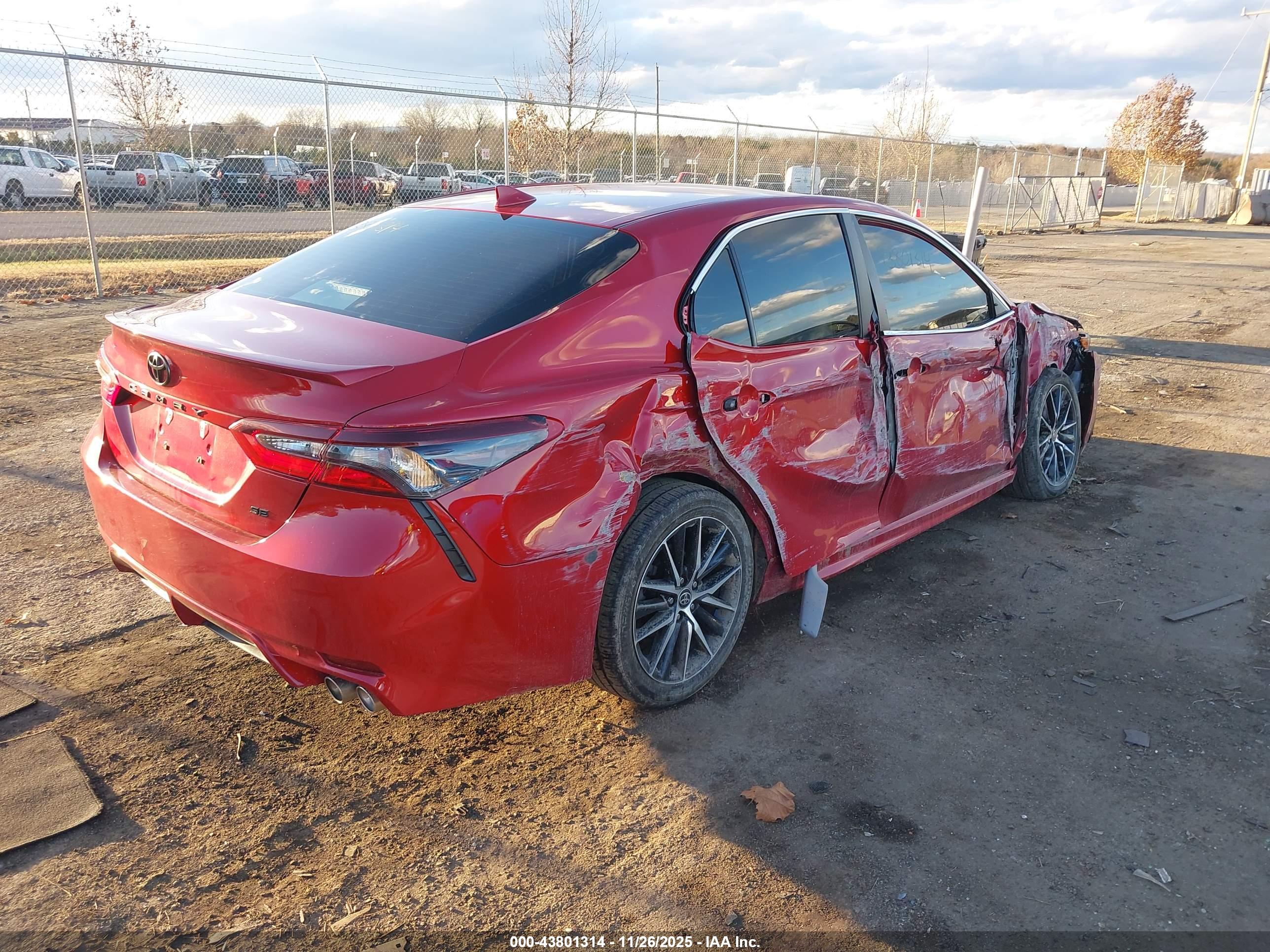 TOYOTA CAMRY image 4