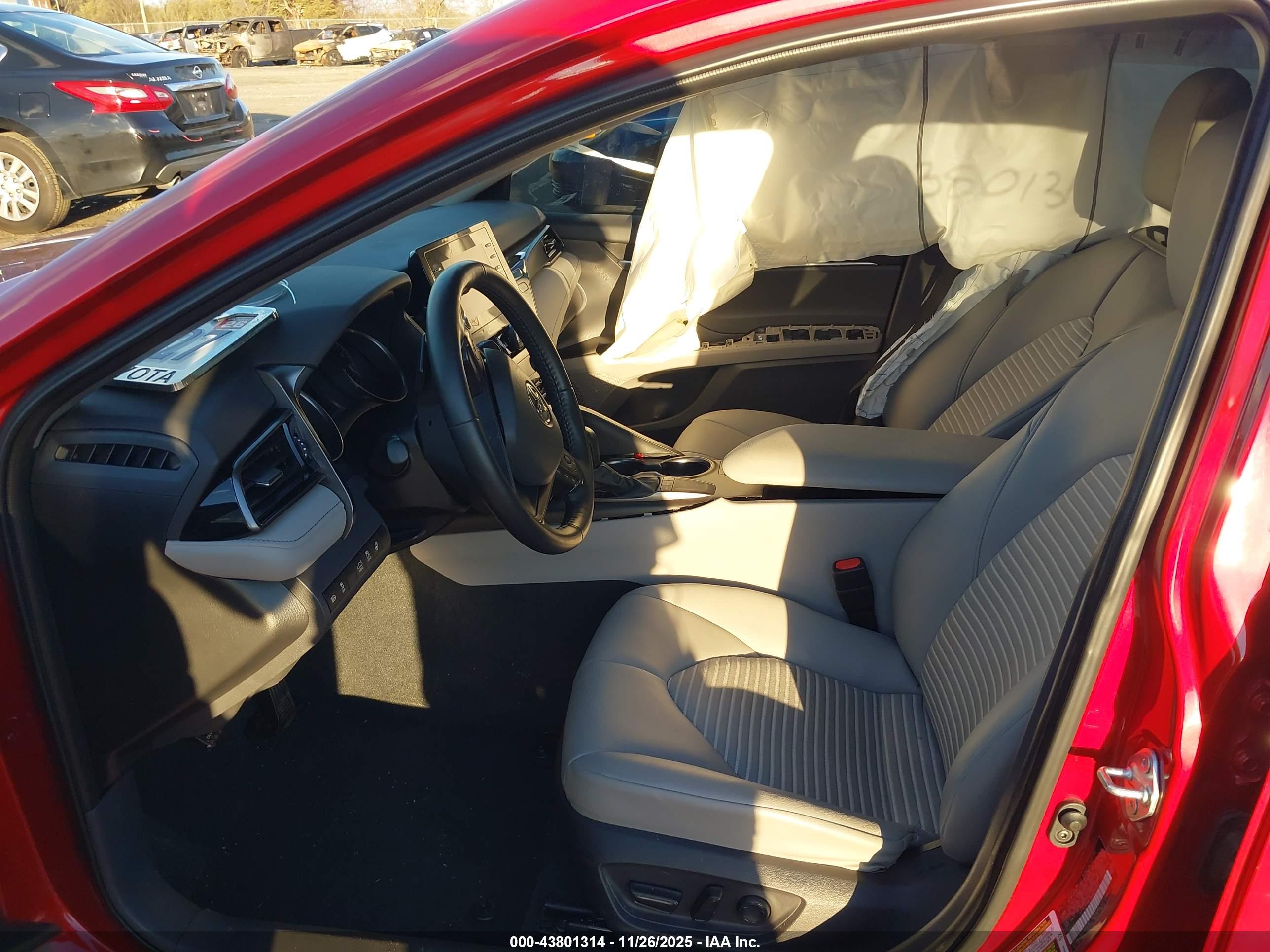 TOYOTA CAMRY image 5