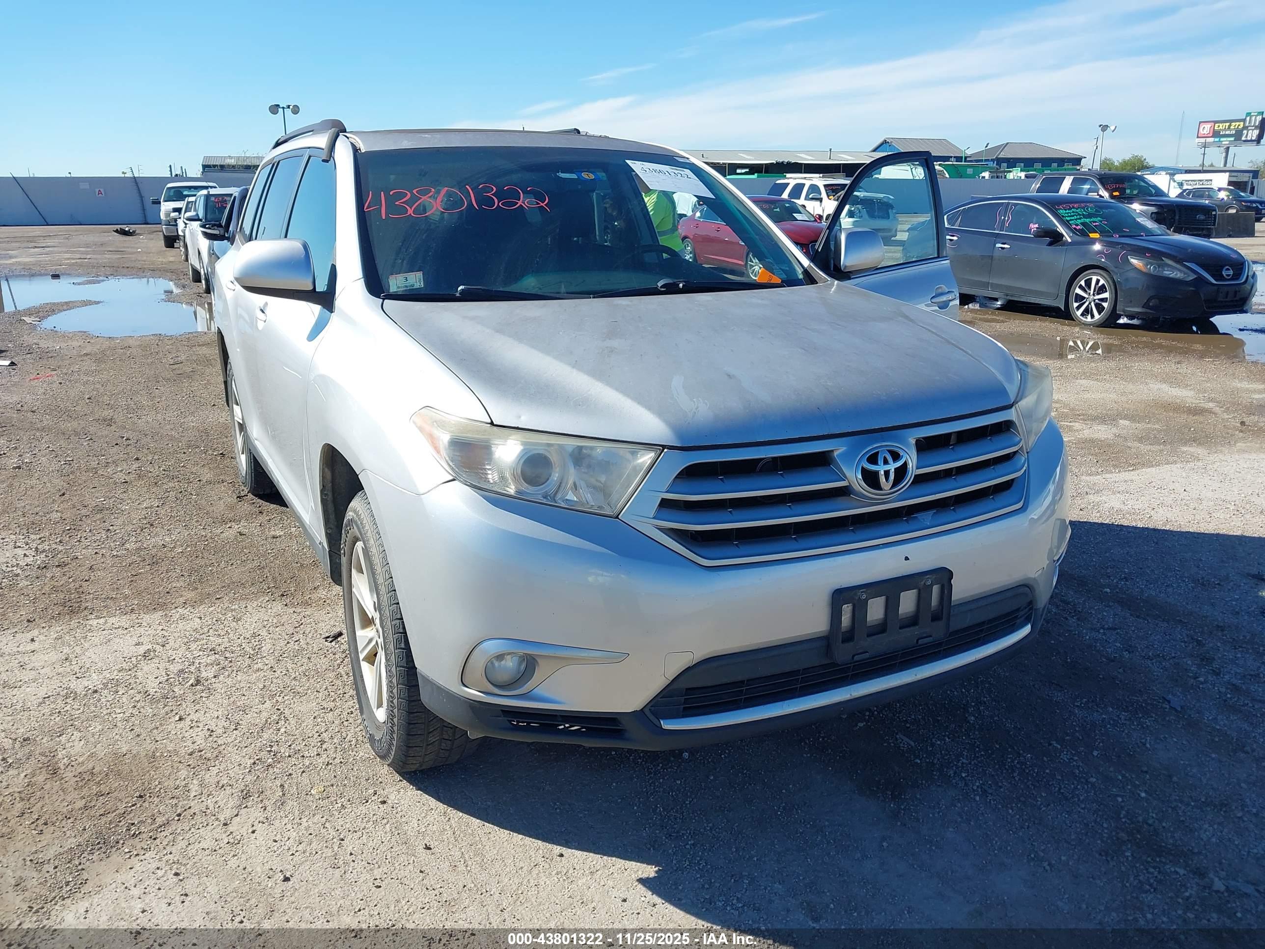 TOYOTA HIGHLANDER image 6