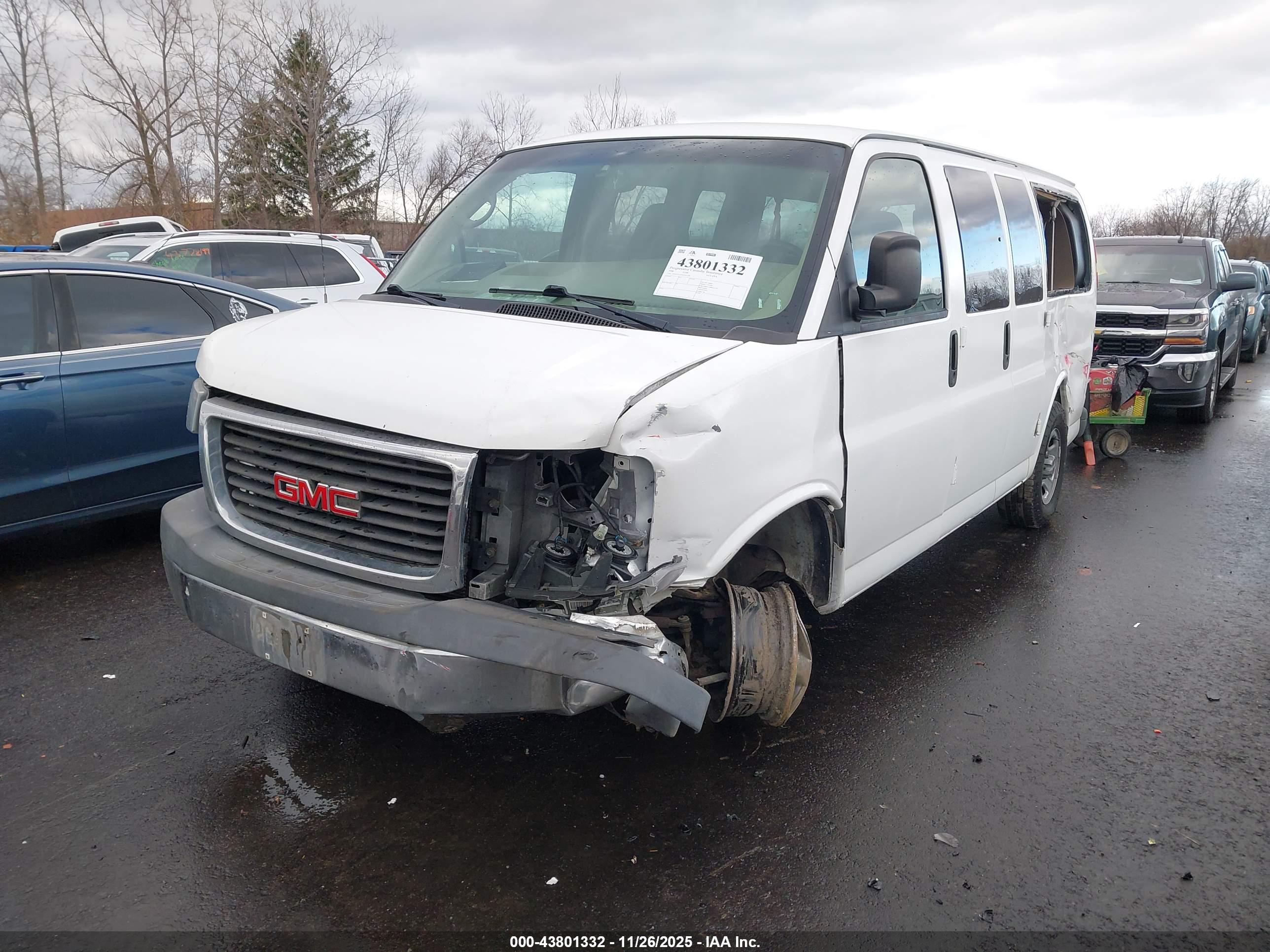 GMC SAVANA image 2