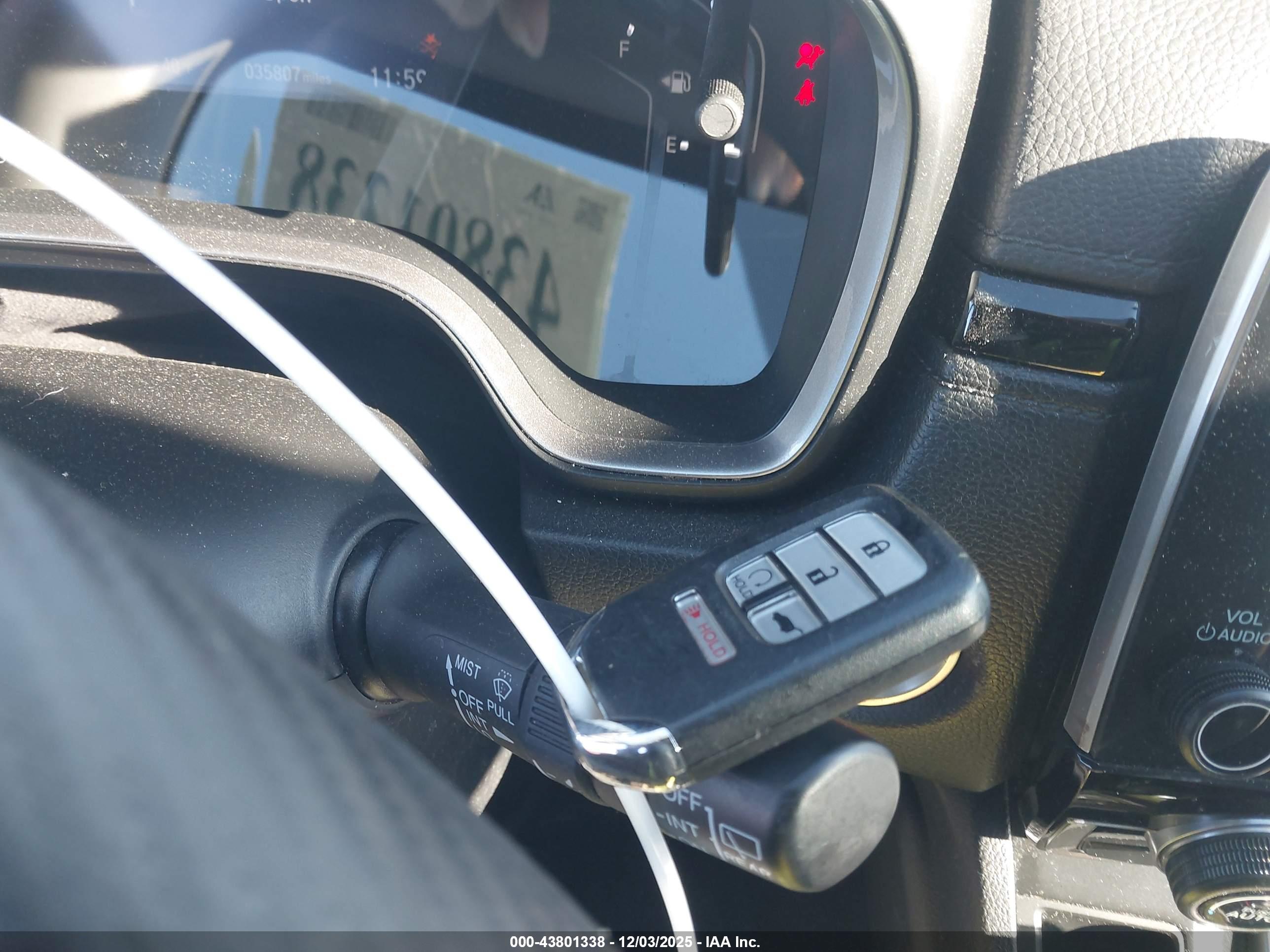 HONDA CR-V image 11