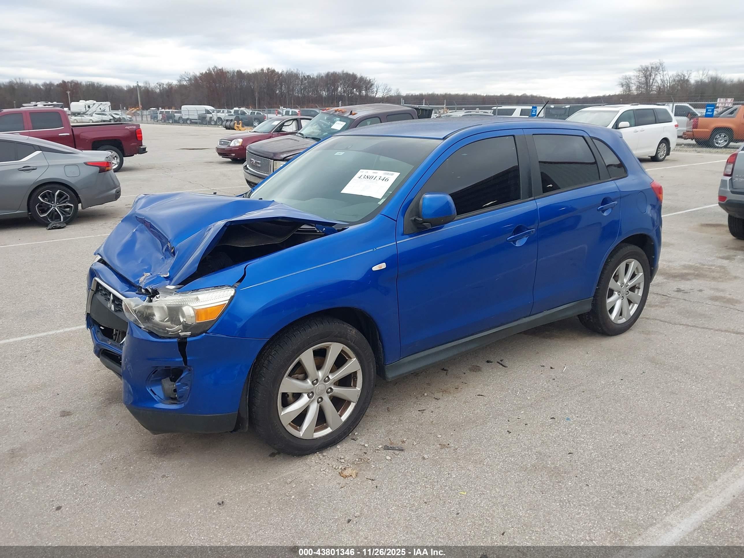 MITSUBISHI OUTLANDER image 2