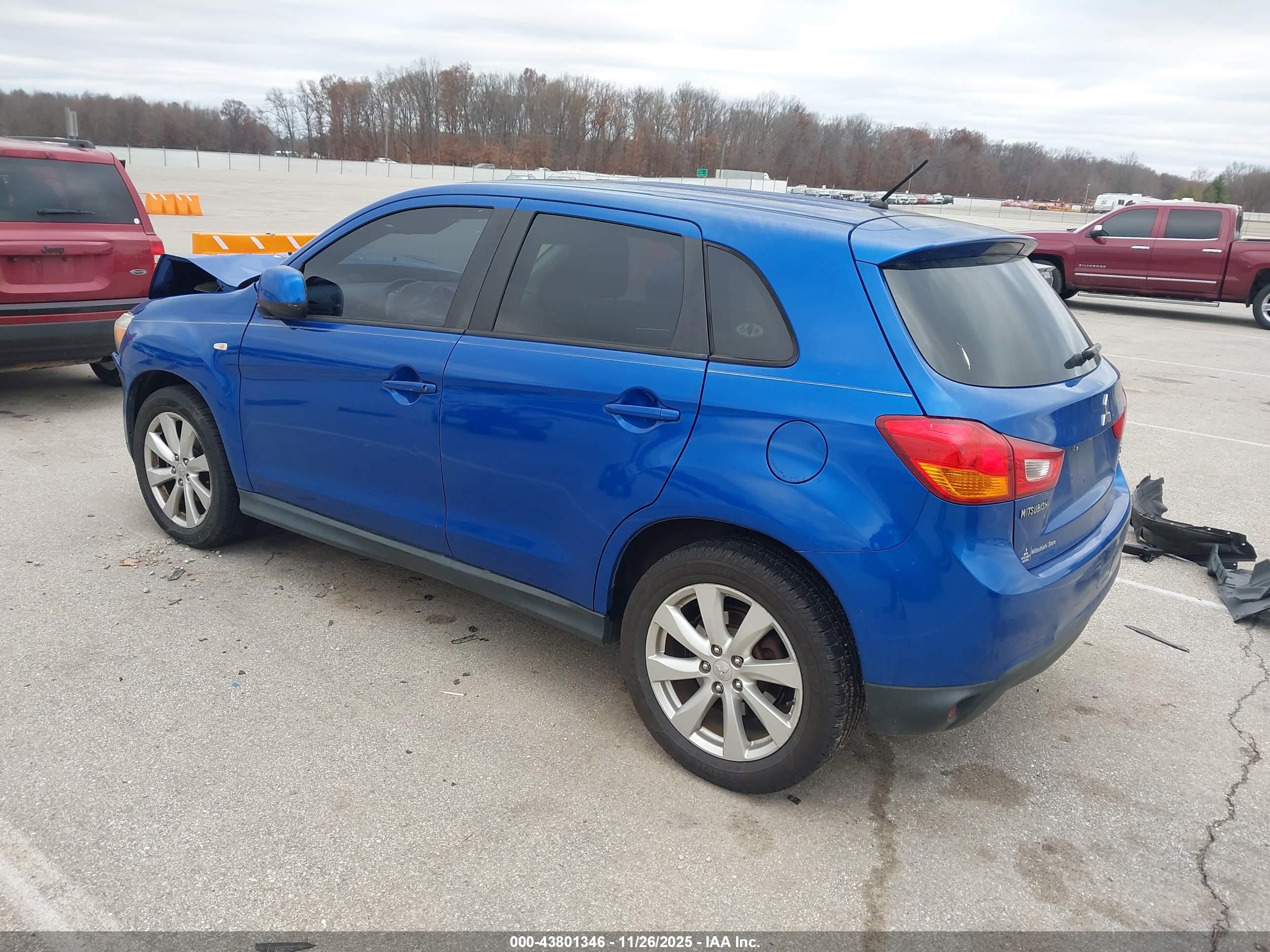 MITSUBISHI OUTLANDER image 3