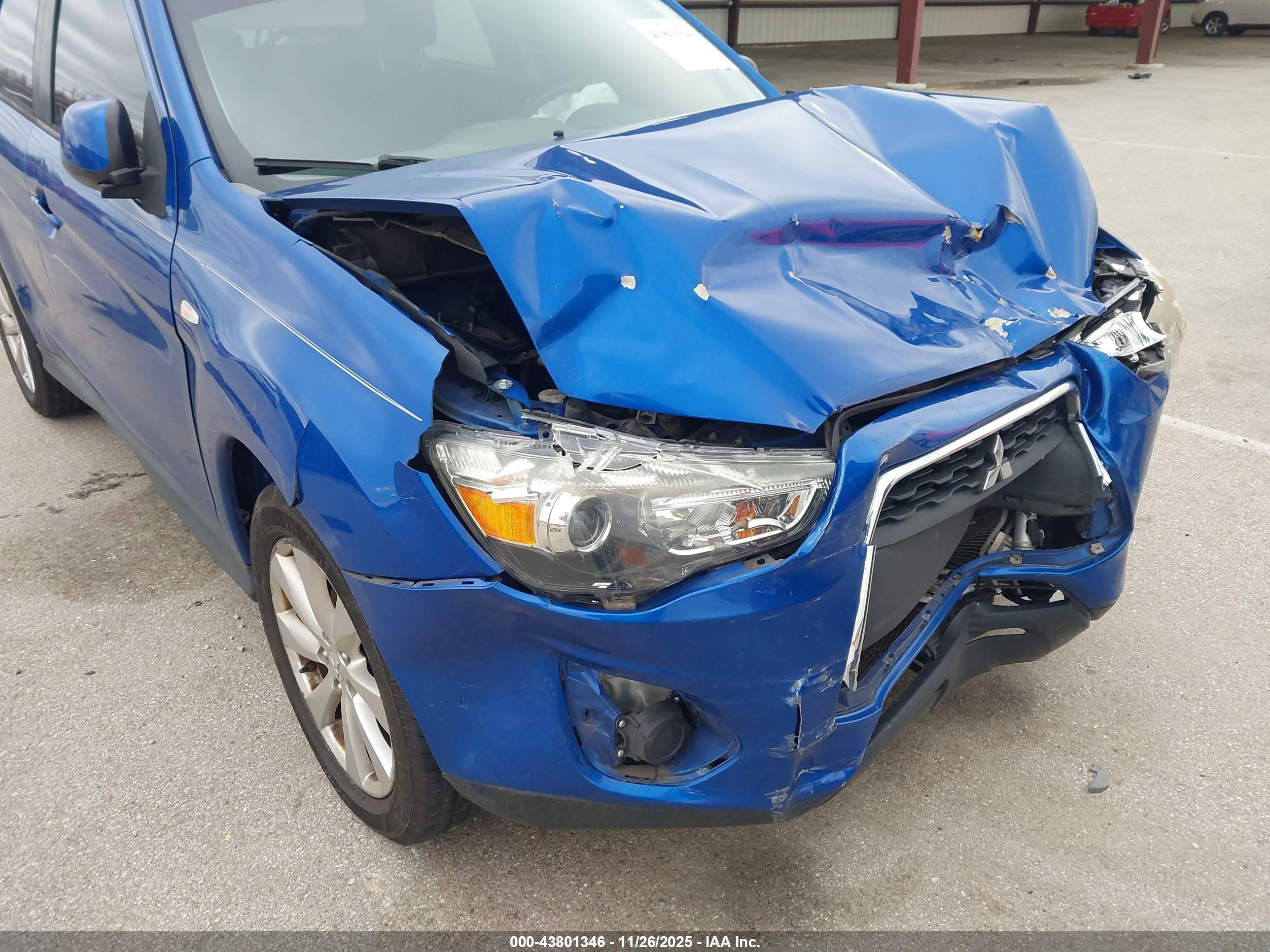 MITSUBISHI OUTLANDER image 6