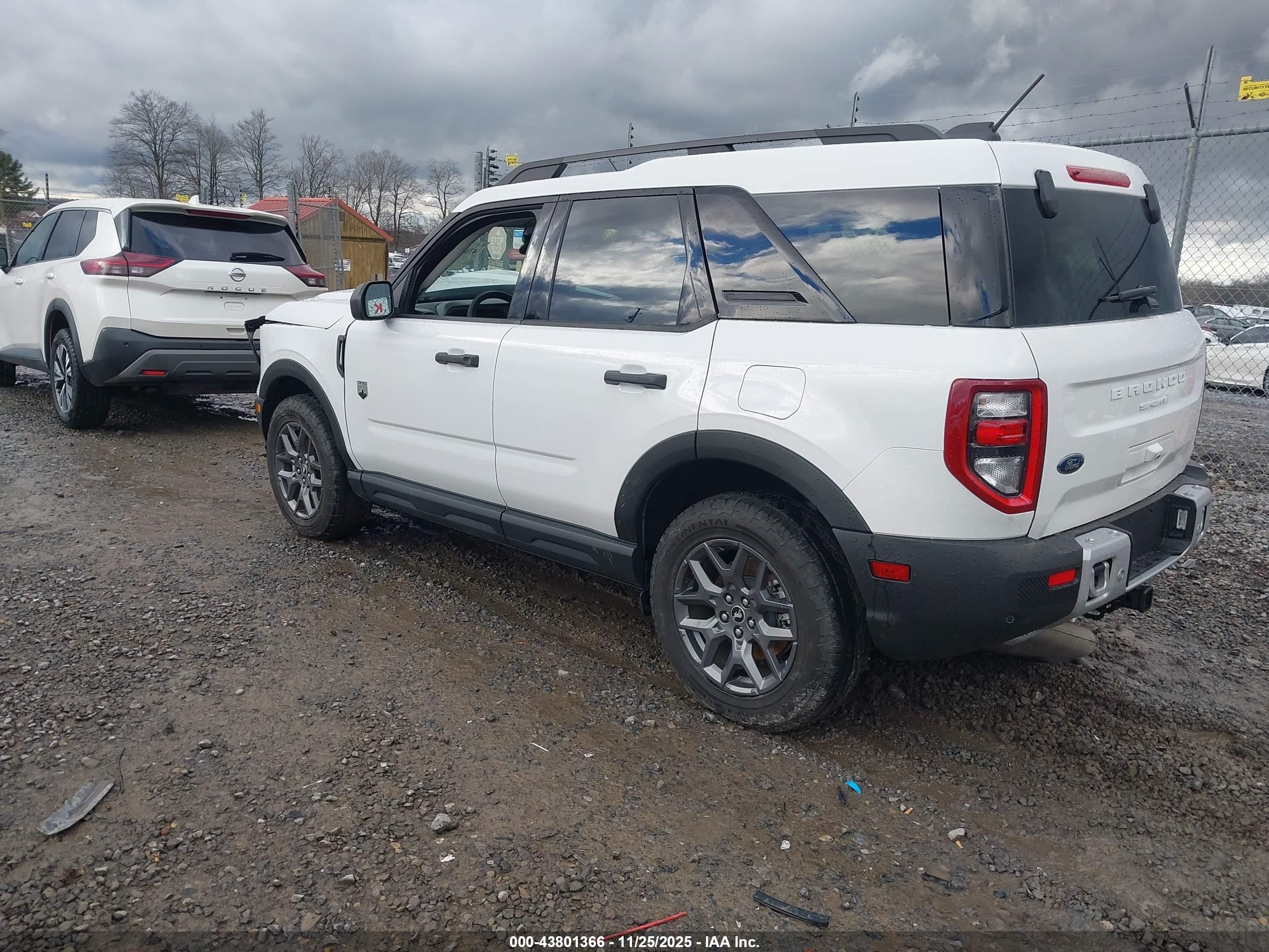 FORD BRONCO image 3