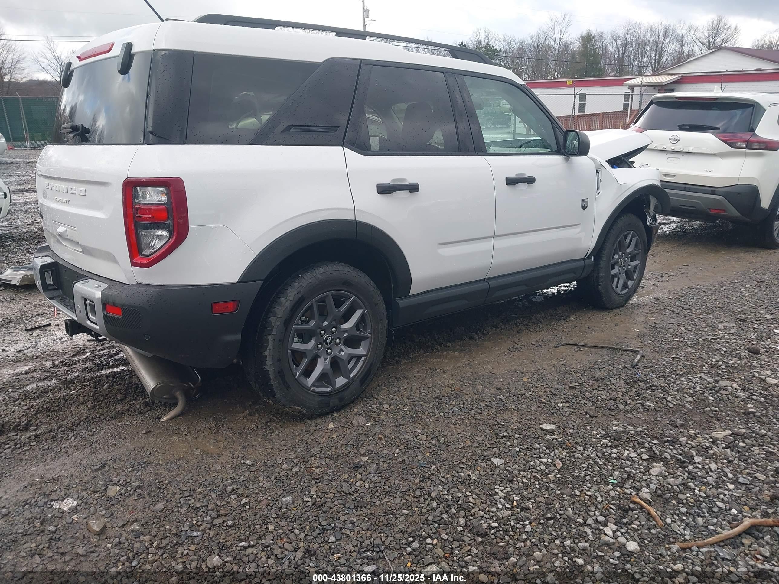 FORD BRONCO image 4