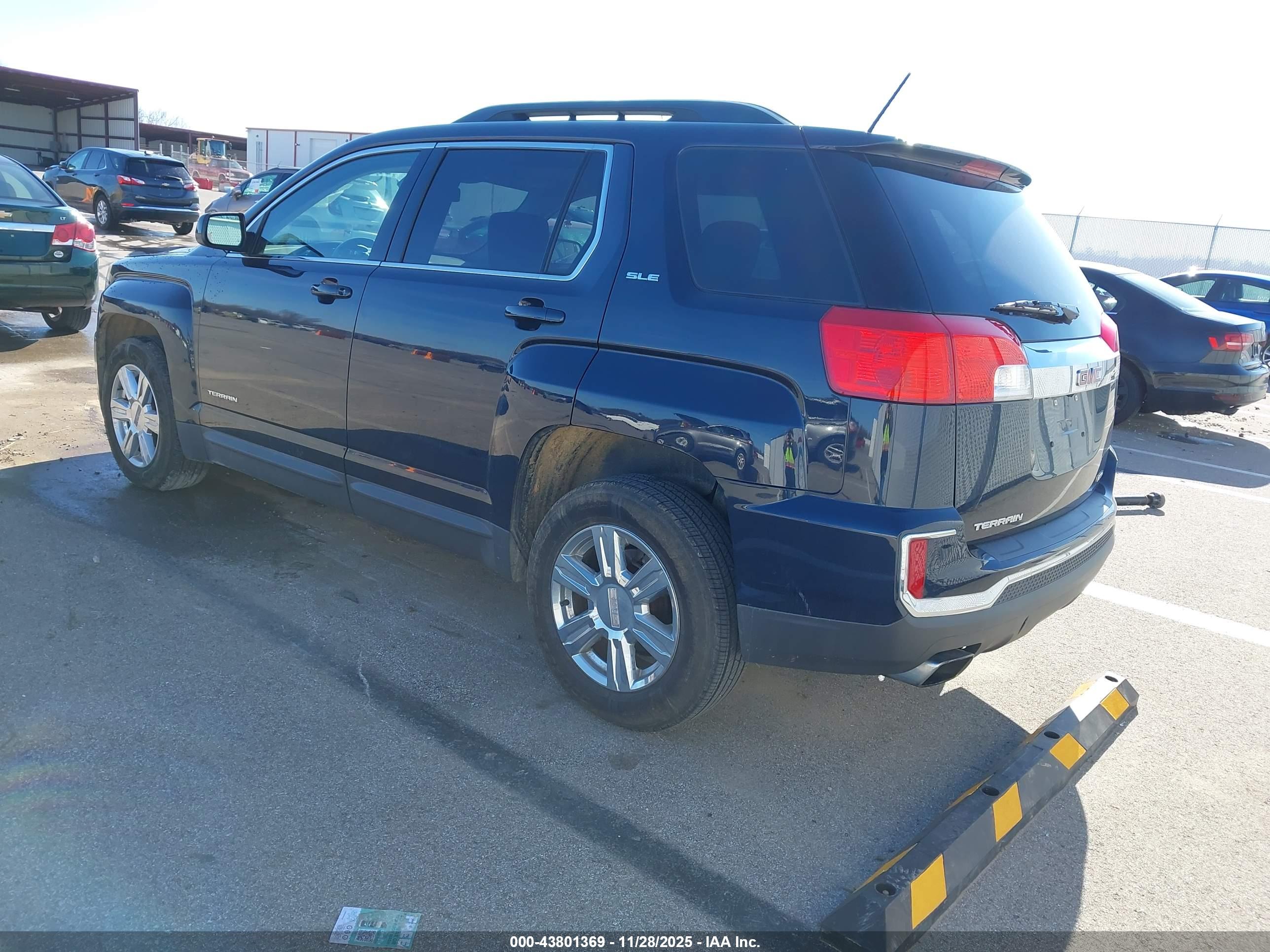 GMC TERRAIN image 3
