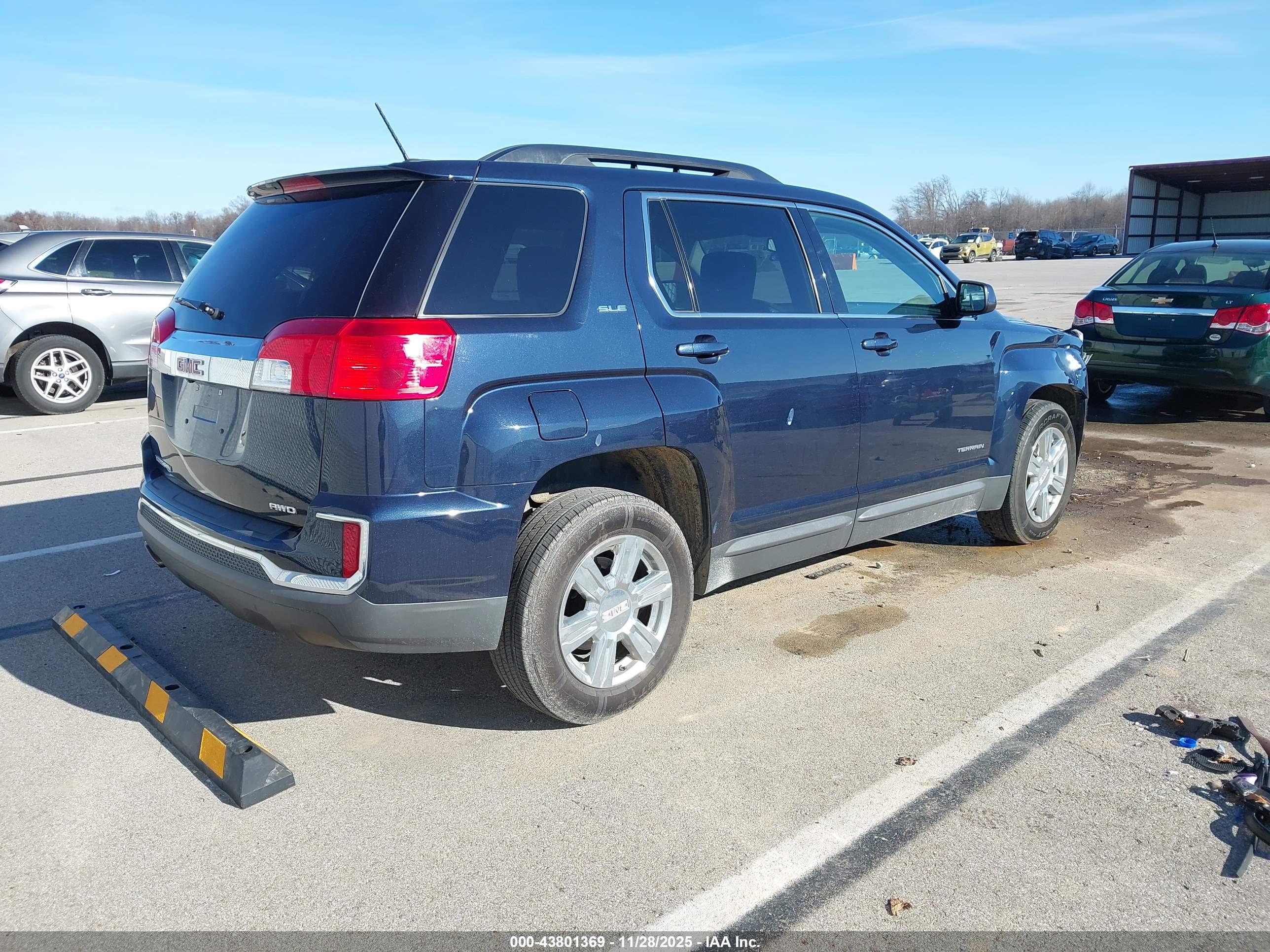 GMC TERRAIN image 4