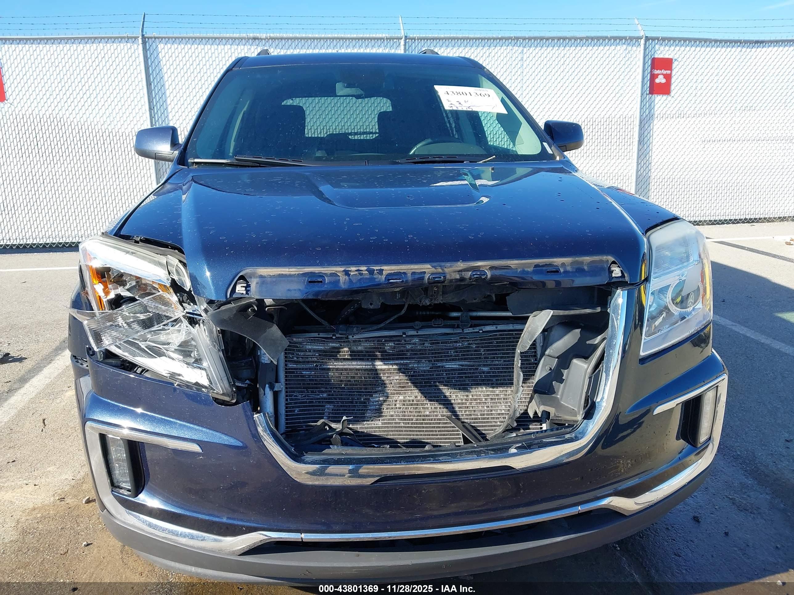 GMC TERRAIN image 6
