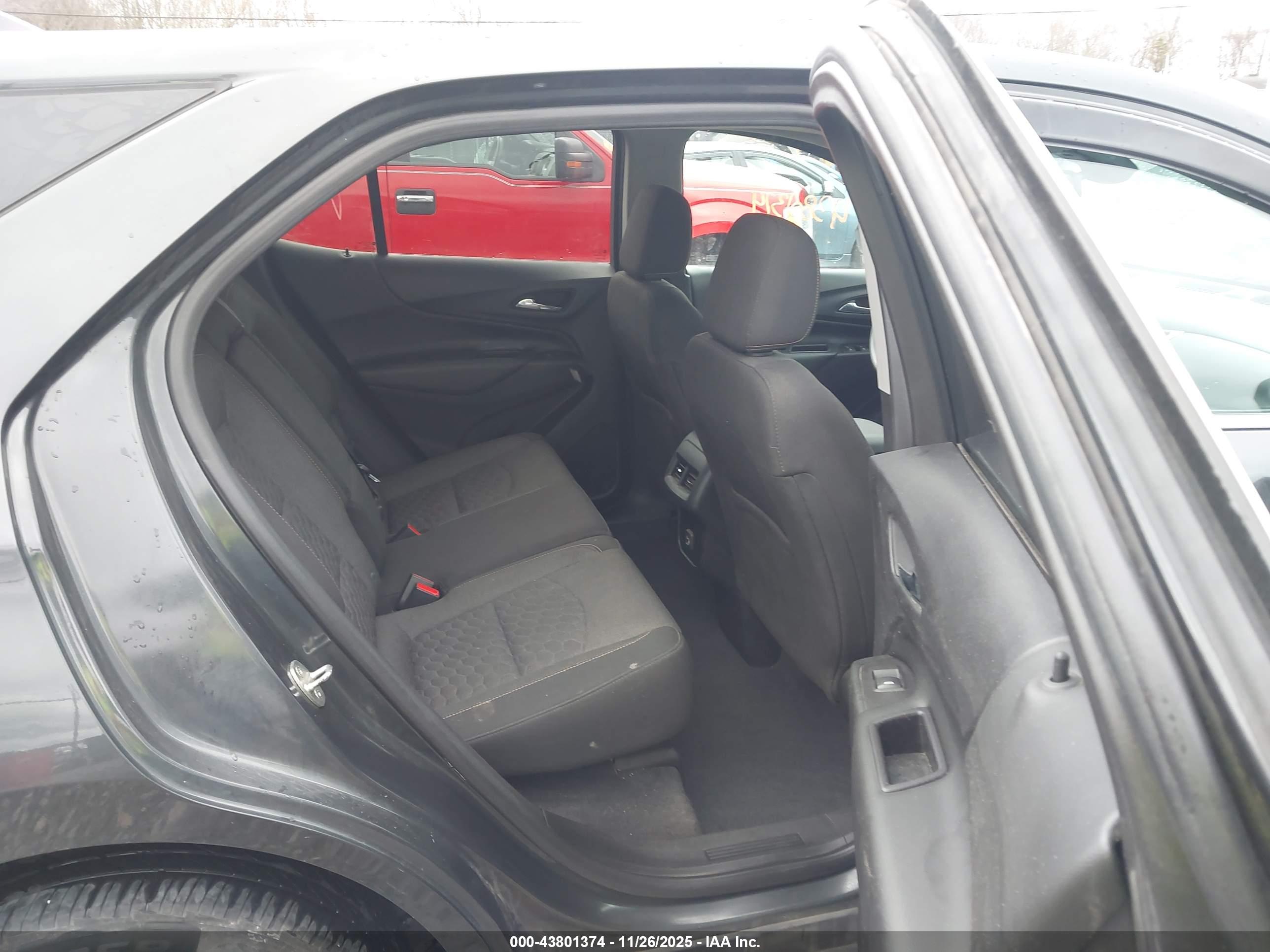 CHEVROLET EQUINOX image 8