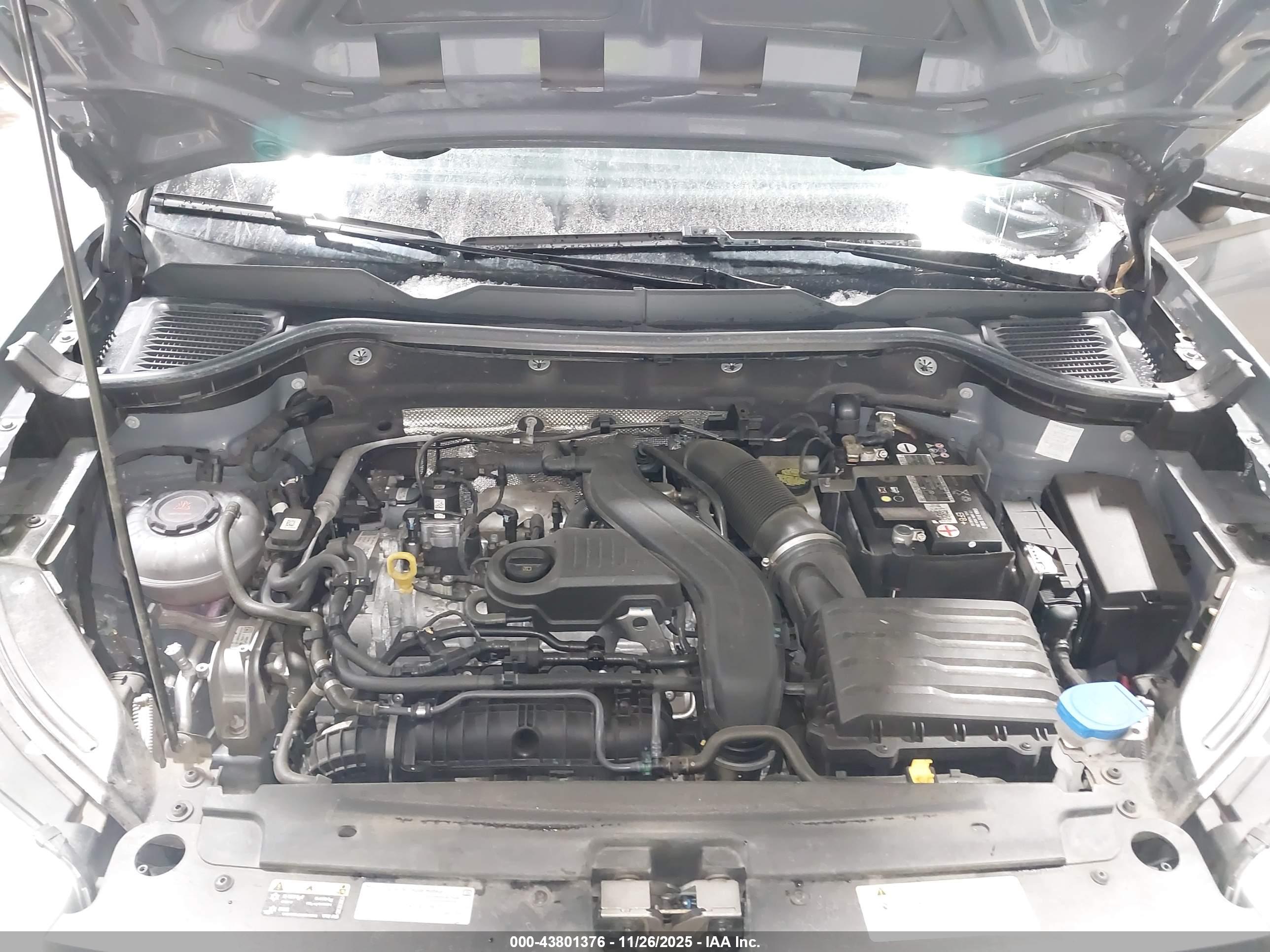 VOLKSWAGEN TAOS image 10