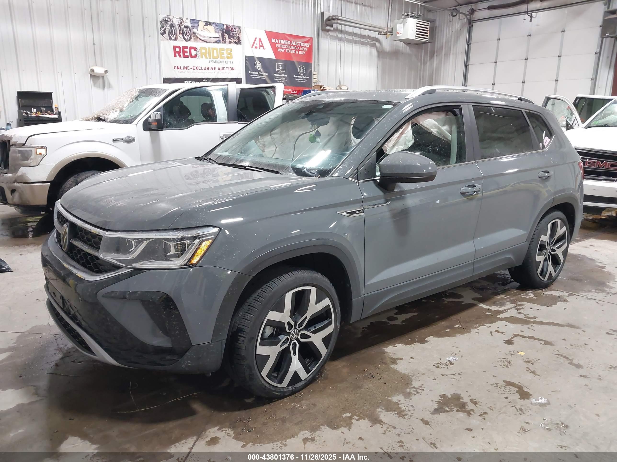 VOLKSWAGEN TAOS image 2