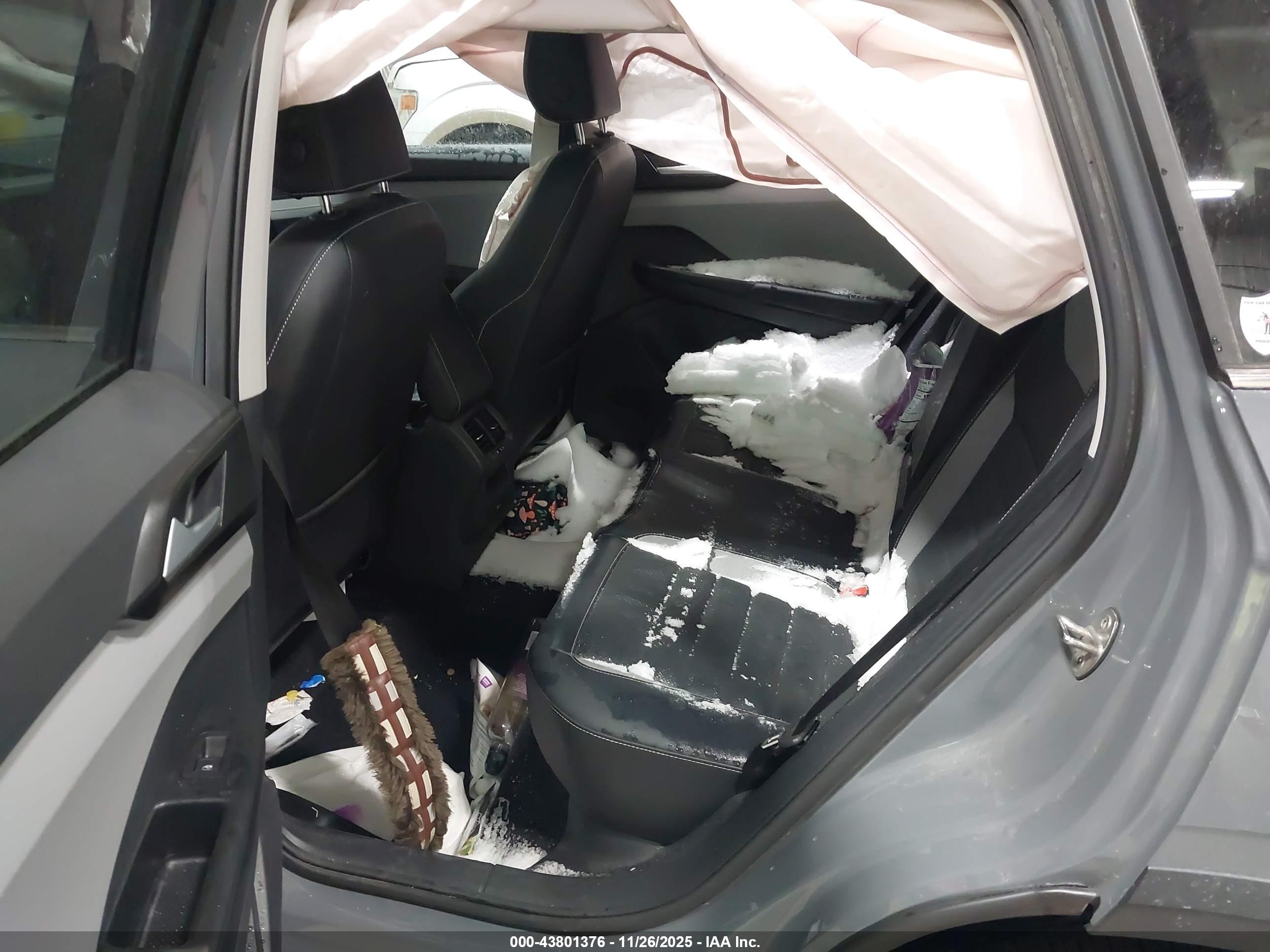 VOLKSWAGEN TAOS image 8