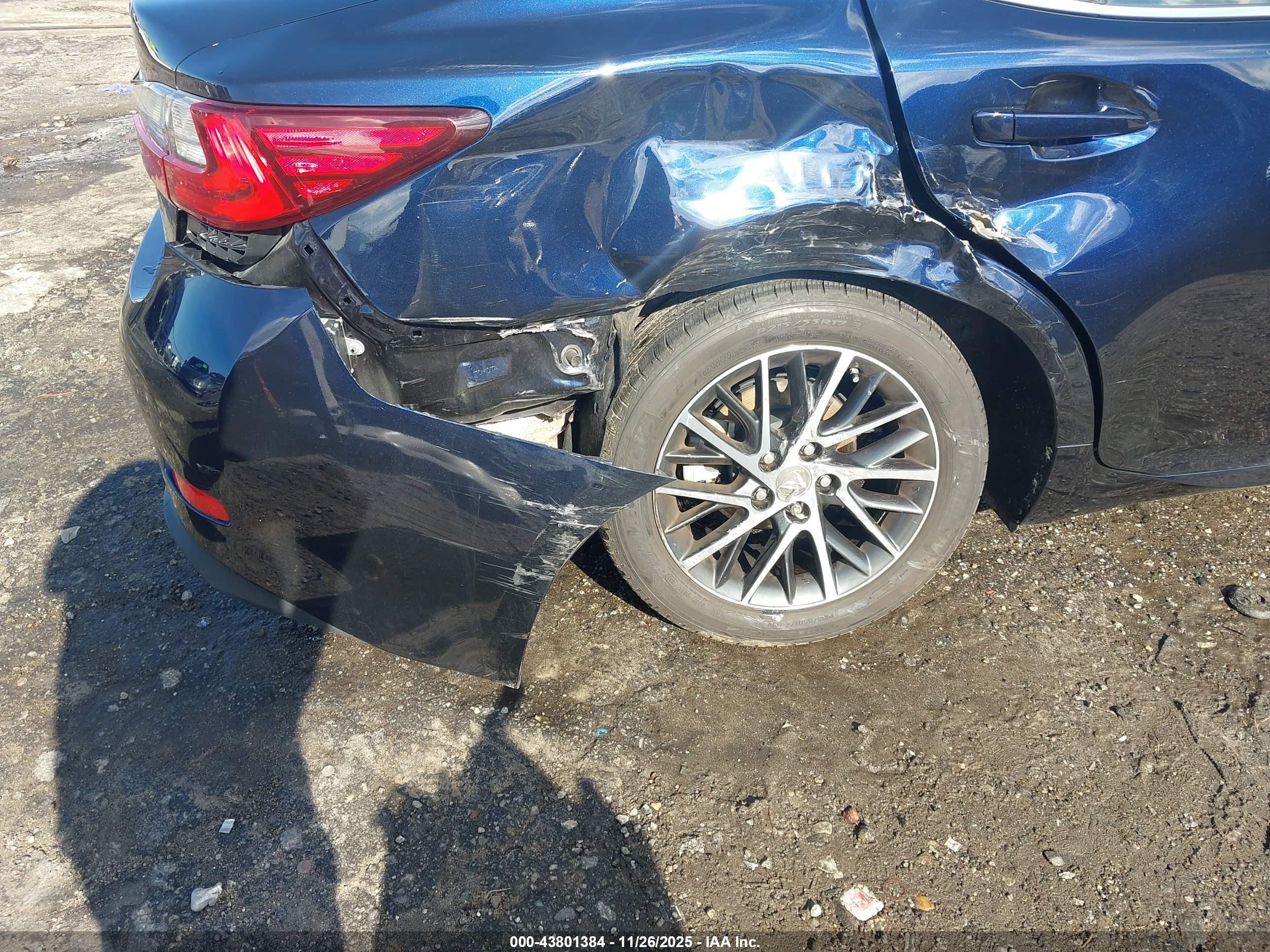 LEXUS ES image 6