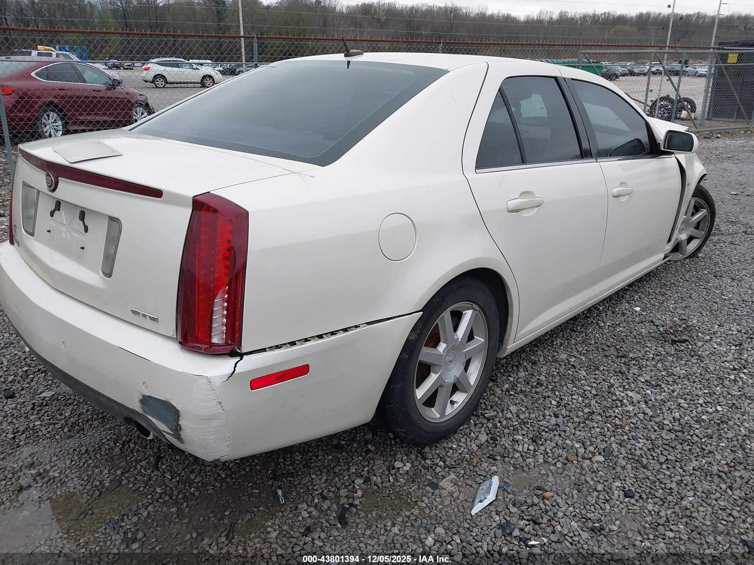 CADILLAC STS image 4