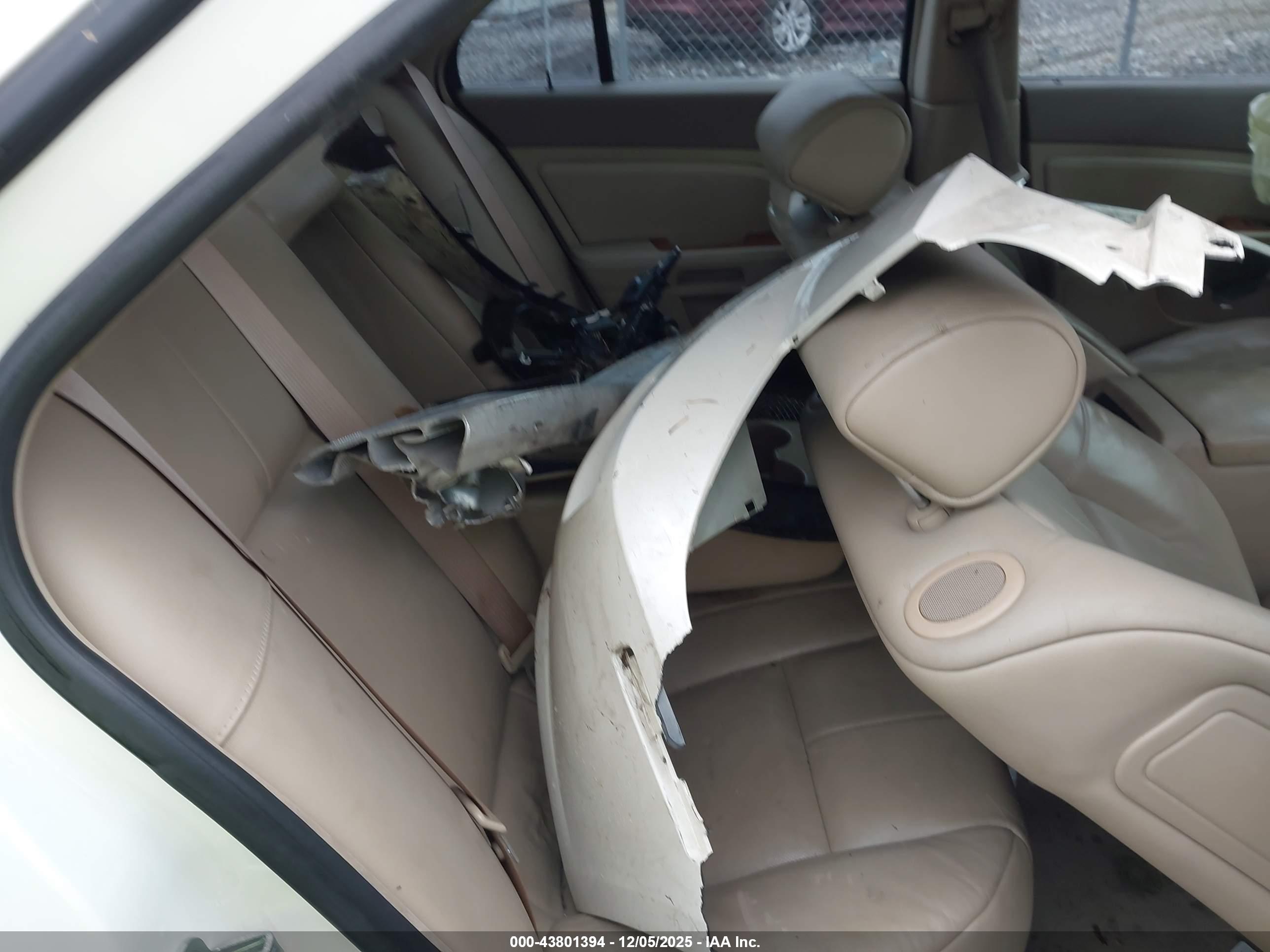 CADILLAC STS image 8