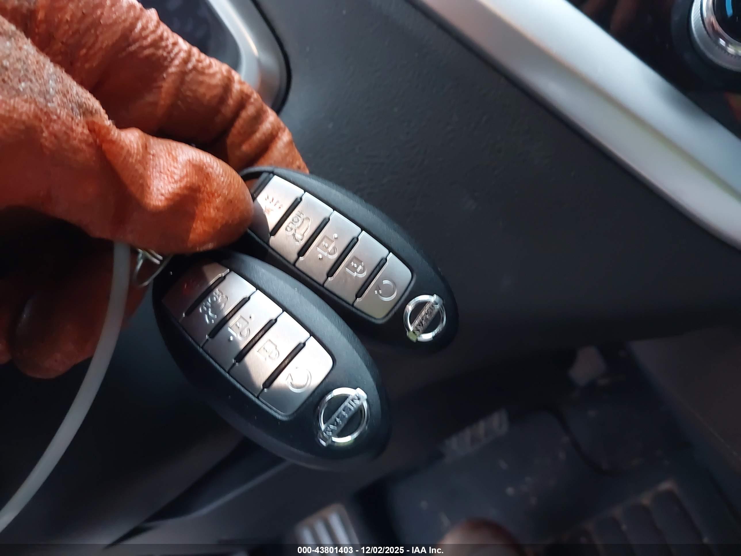 NISSAN MURANO image 11